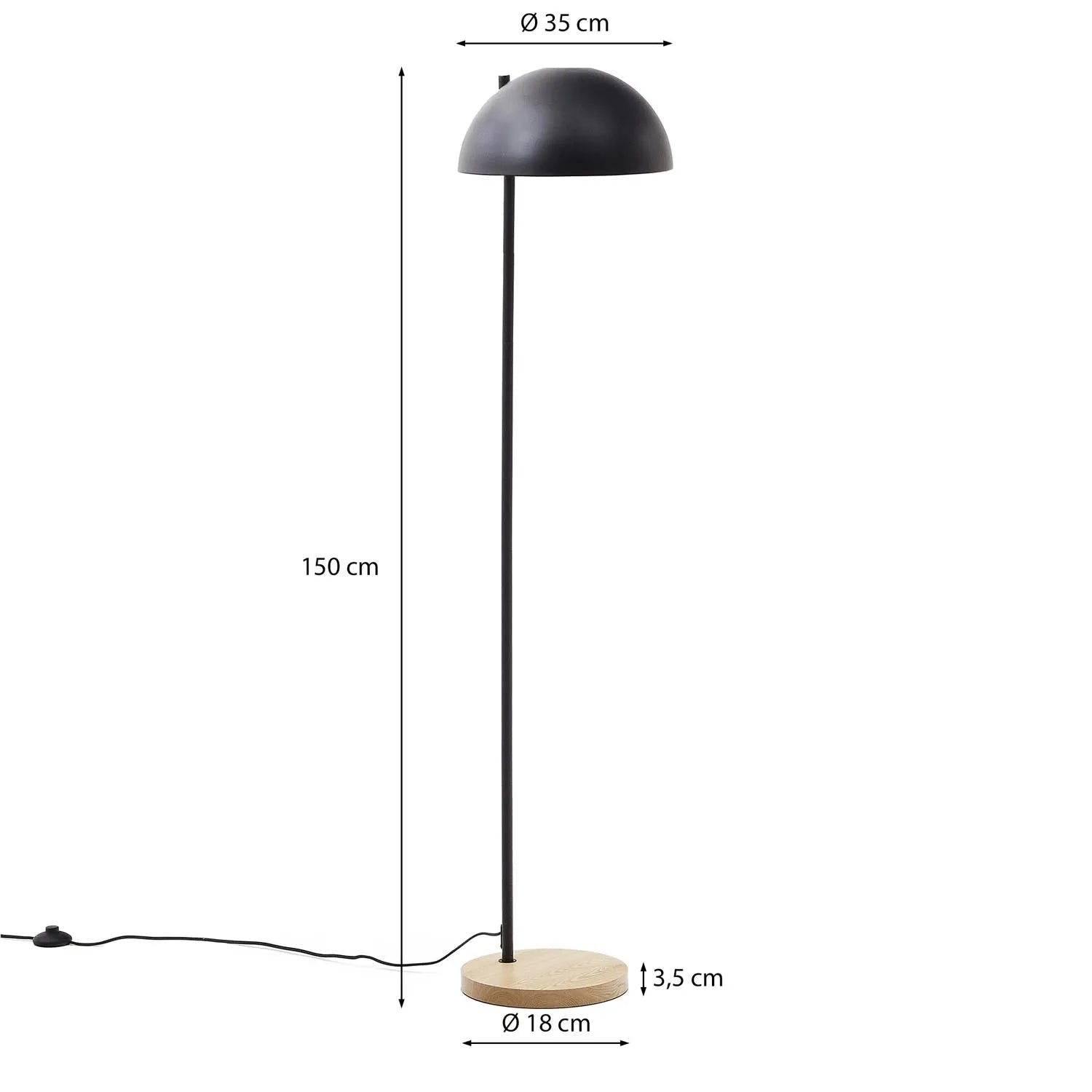 Catlar Stehlampe: Modernes Eschenholz trifft auf schwarzes Metall.