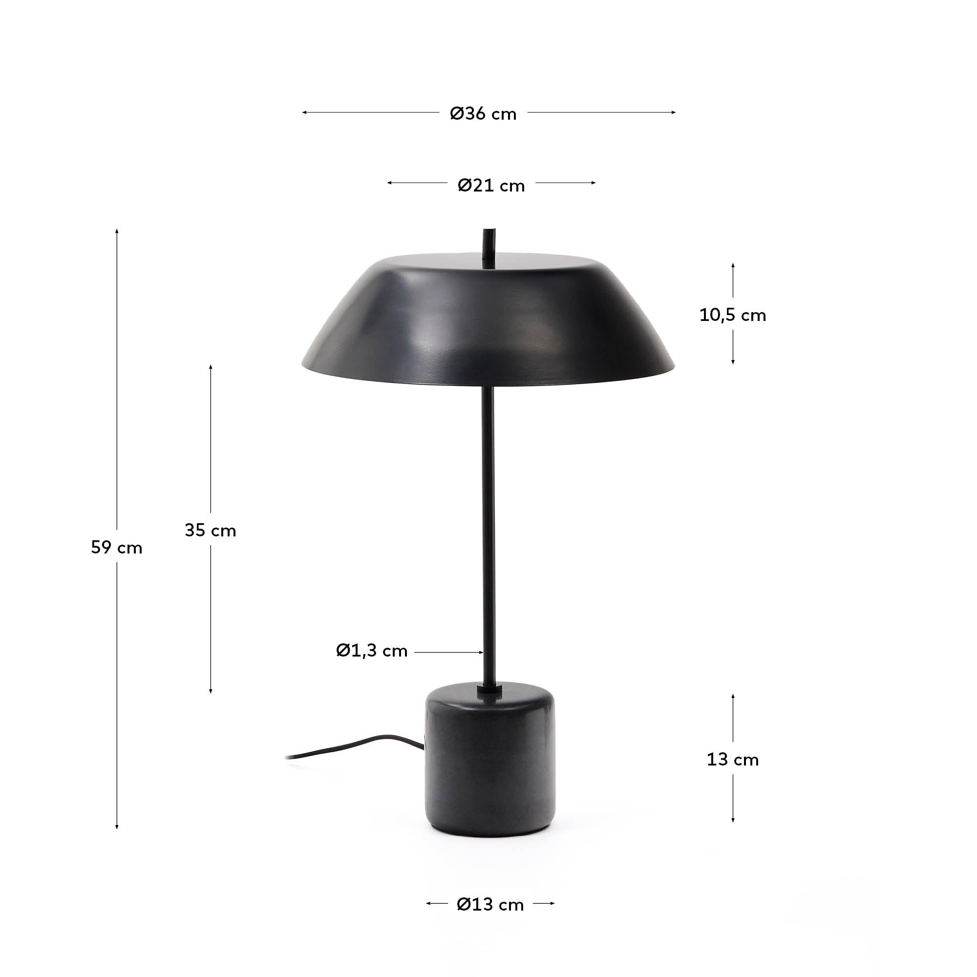 Tischleuchte Sayra aus schwarzem Marmor und Metall mit schwarzem Finish in Schwarz präsentiert im Onlineshop von KAQTU Design AG. Tischleuchte ist von Kave Home