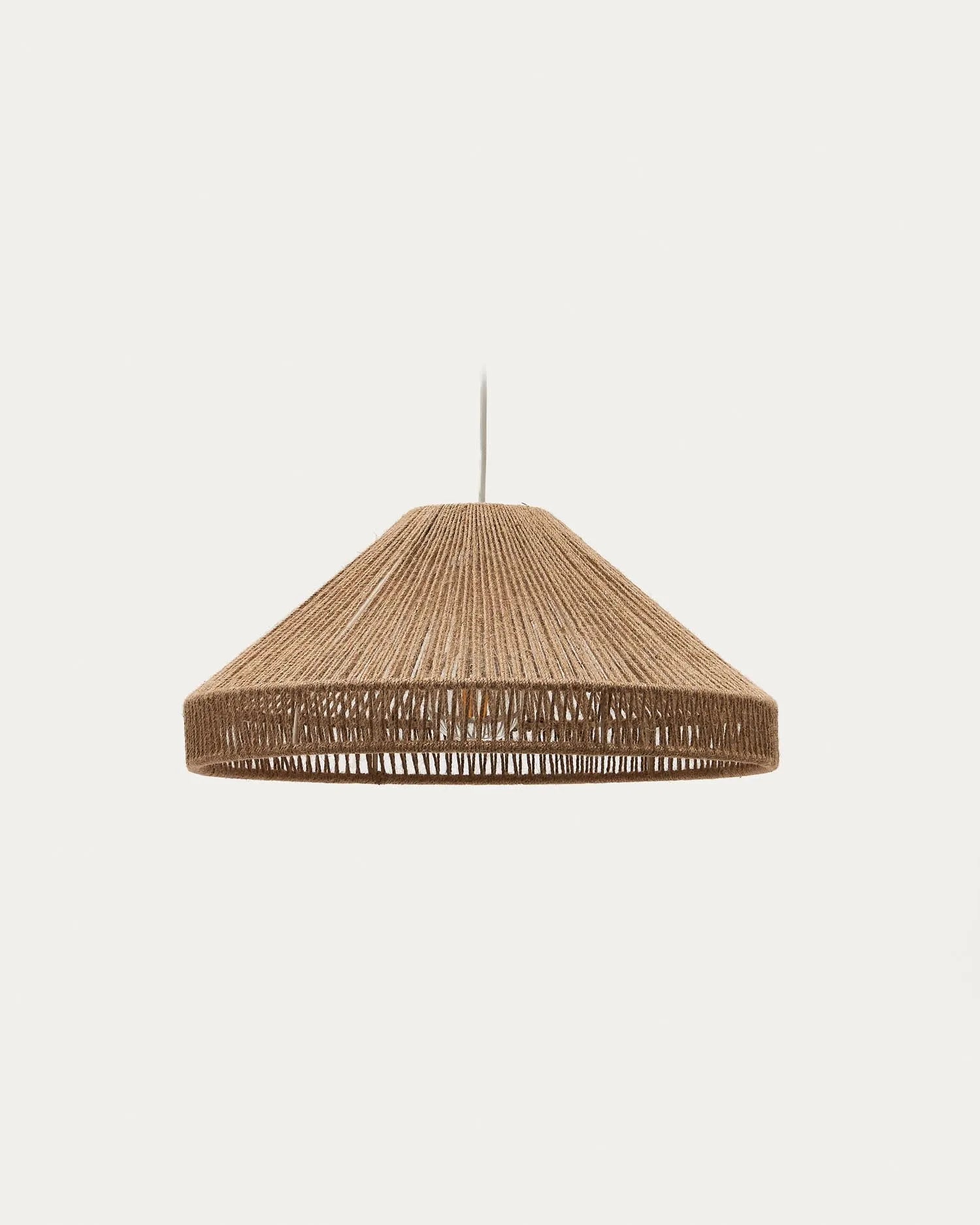 Pontos Lampenschirm aus Jute, Ø 45 cm, von Kave Home: Natürliche Eleganz und warme Lichtverteilung für stilvolle Räume.