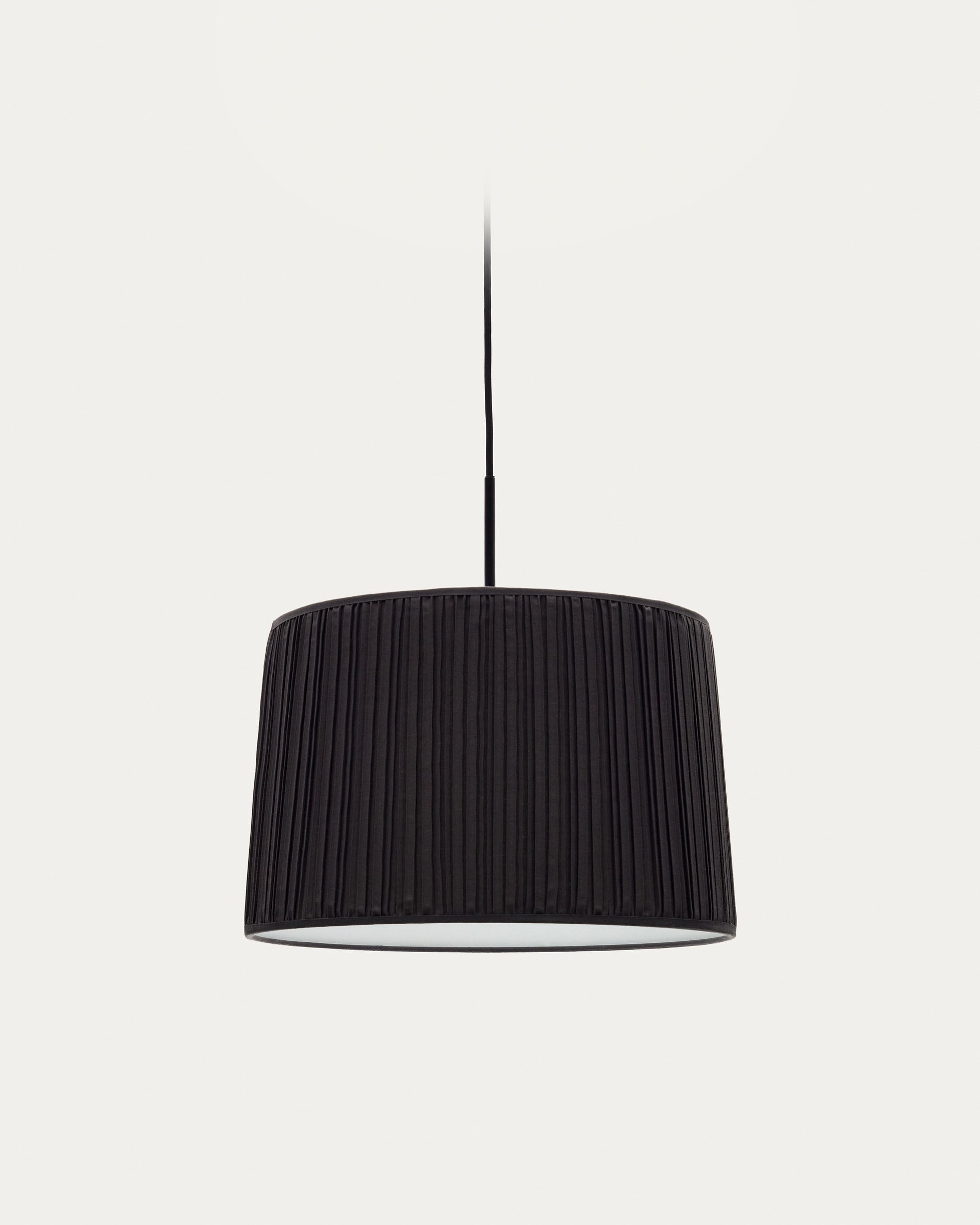 Lampenschirm für Deckenleuchte Guash in Schwarz Ø 40 cm in Schwarz präsentiert im Onlineshop von KAQTU Design AG. Lampenschirm ist von Kave Home