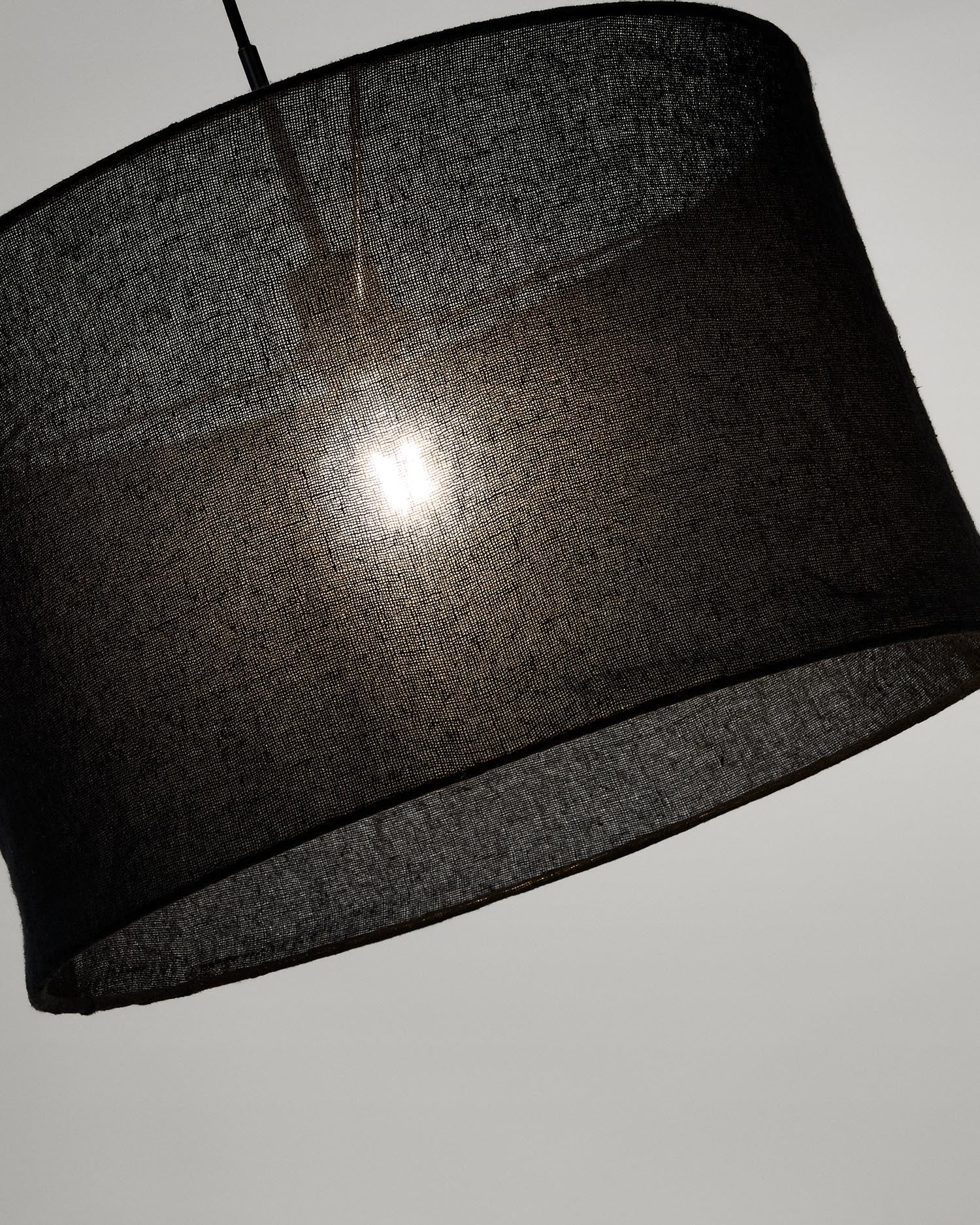 Mariela Schirm für Deckenlampe aus Leinen mit schwarzem Finish Ø 50 x 30 cm in Schwarz präsentiert im Onlineshop von KAQTU Design AG. Lampenschirm ist von Kave Home