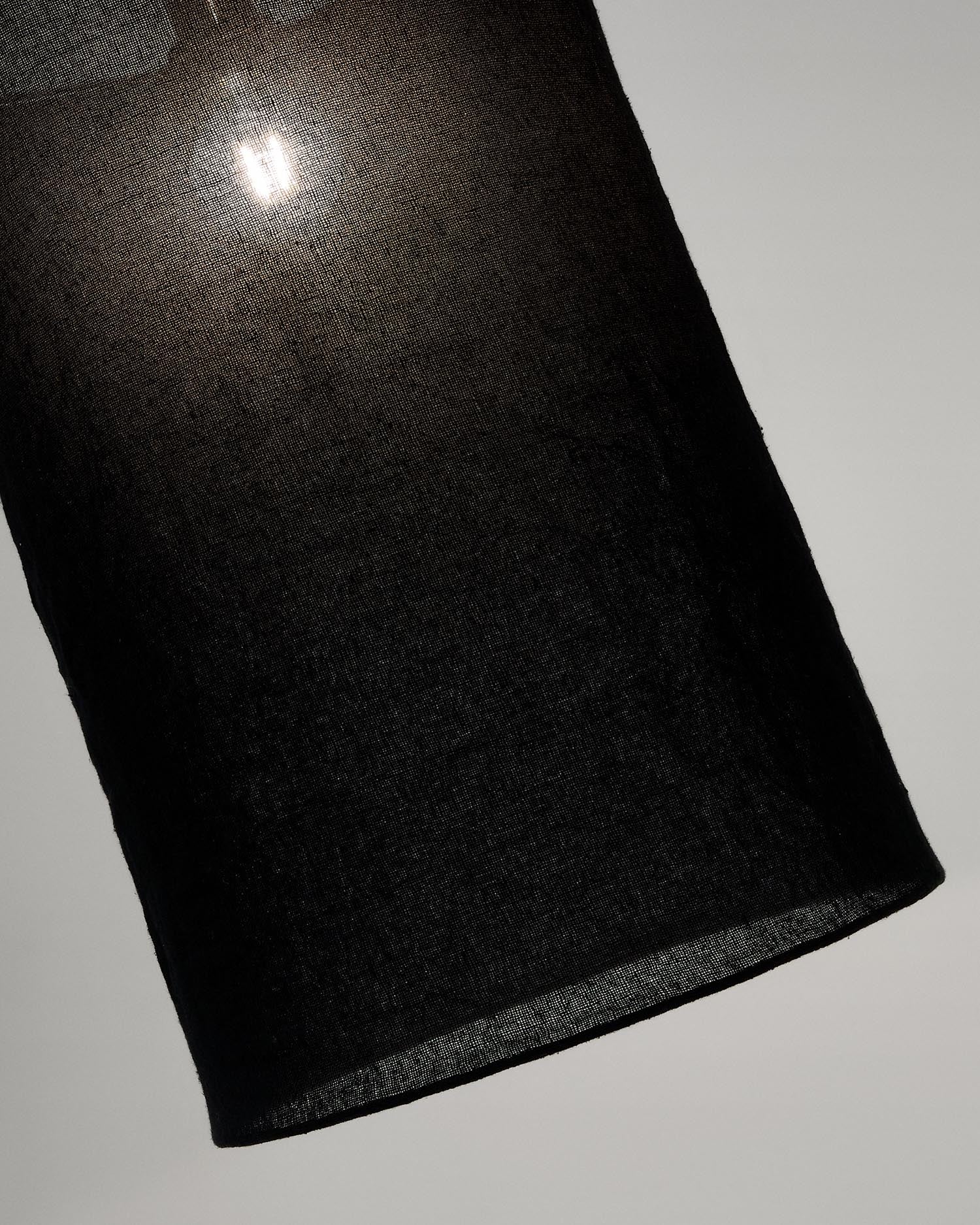 Mariela  Schirm für Deckenlampe aus Leinen mit schwarzem Finish Ø 40 x 60 cm in Schwarz präsentiert im Onlineshop von KAQTU Design AG. Lampenschirm ist von Kave Home