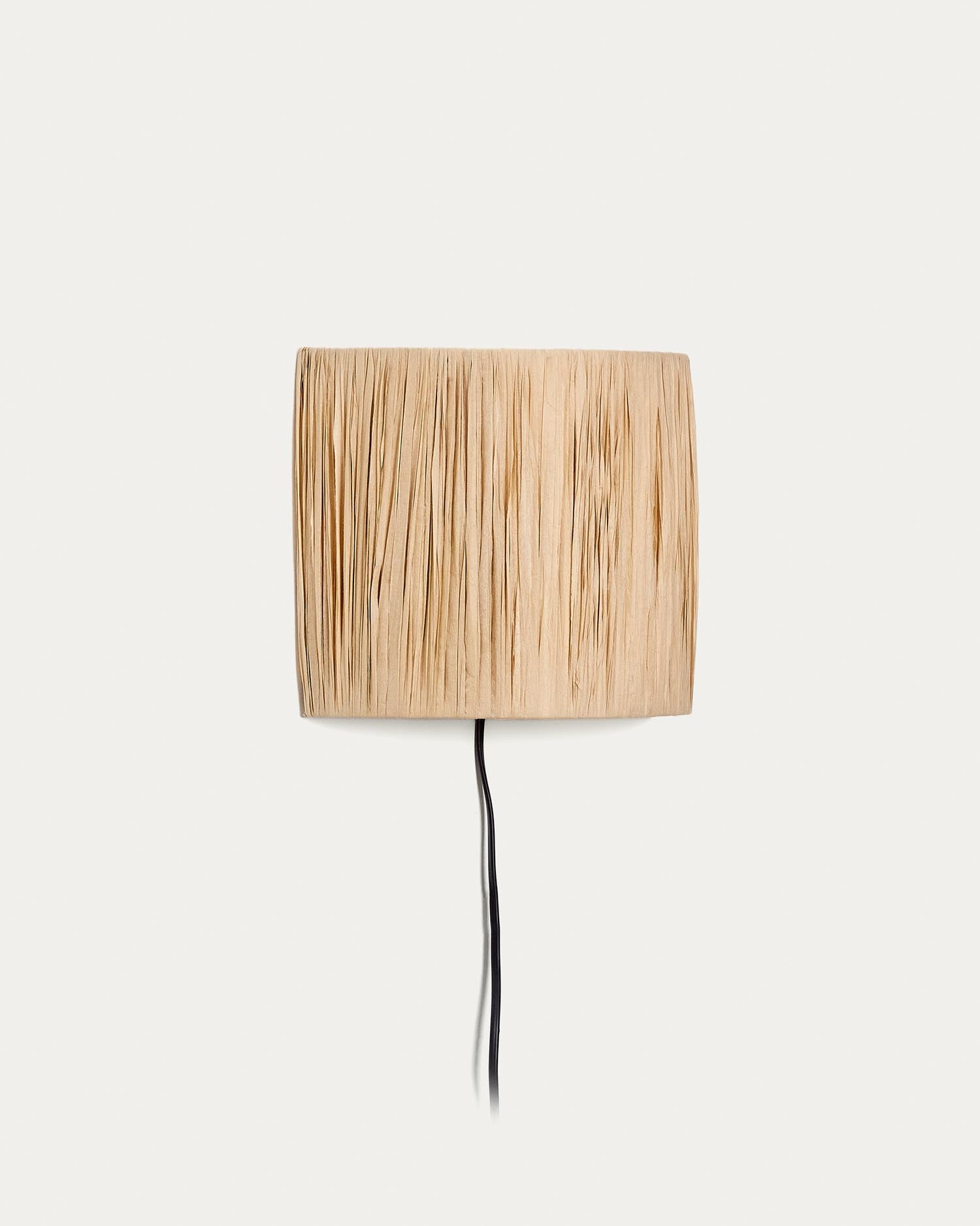 Pulmi Wandleuchte aus Raffiabast in Natur in Braun präsentiert im Onlineshop von KAQTU Design AG. Wandleuchte ist von Kave Home