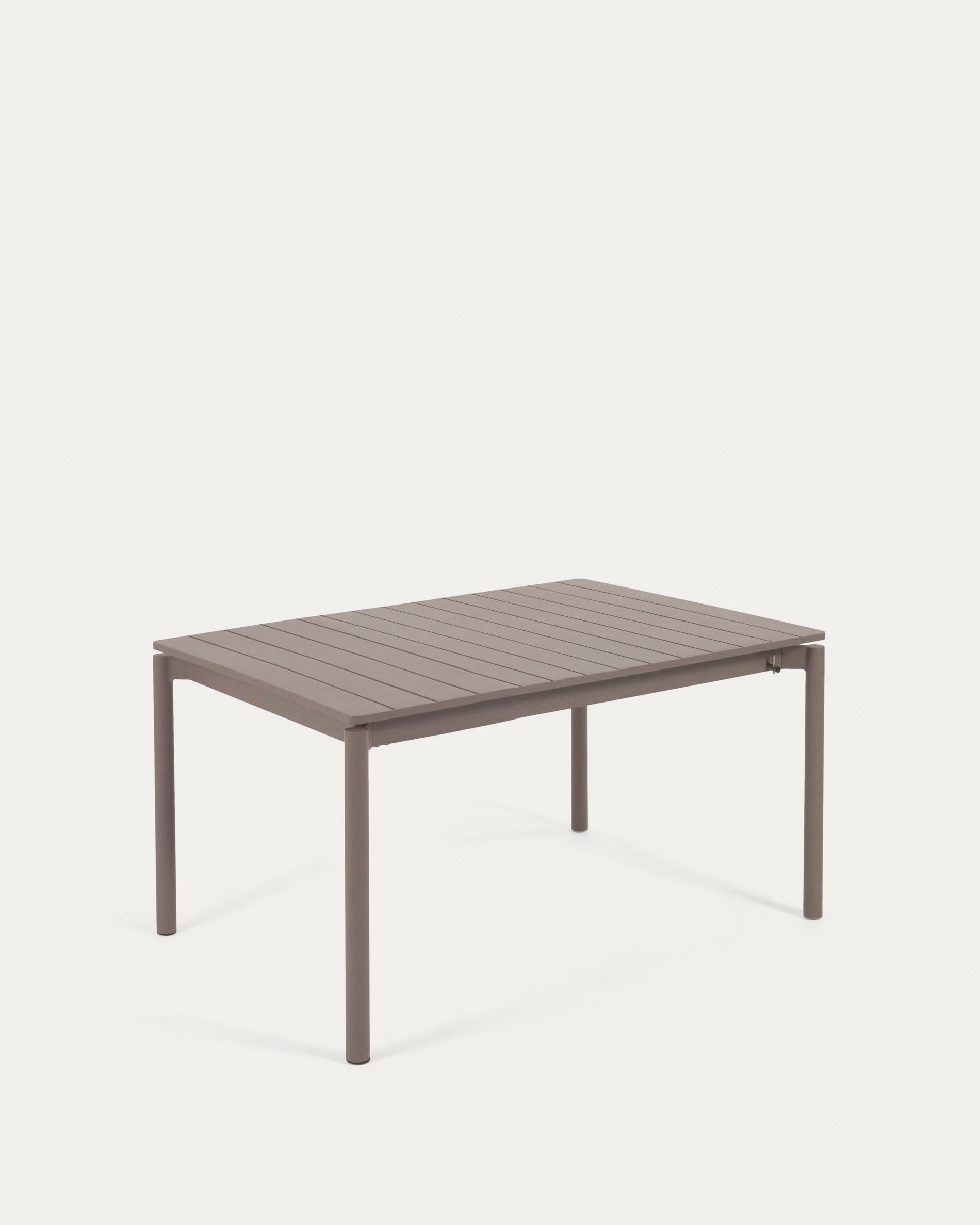 Zaltana ausziehbarer Outdoor-Tisch aus Aluminium mattbrauner 140 (200) x 90 cm in Braun präsentiert im Onlineshop von KAQTU Design AG. Gartentisch ist von Kave Home