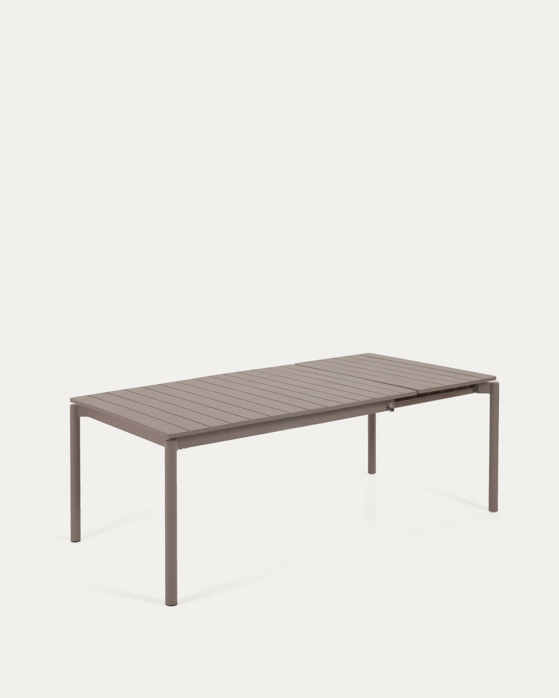 Zaltana ausziehbarer Outdoor-Tisch aus Aluminium mattbrauner 140 (200) x 90 cm in Braun präsentiert im Onlineshop von KAQTU Design AG. Gartentisch ist von Kave Home