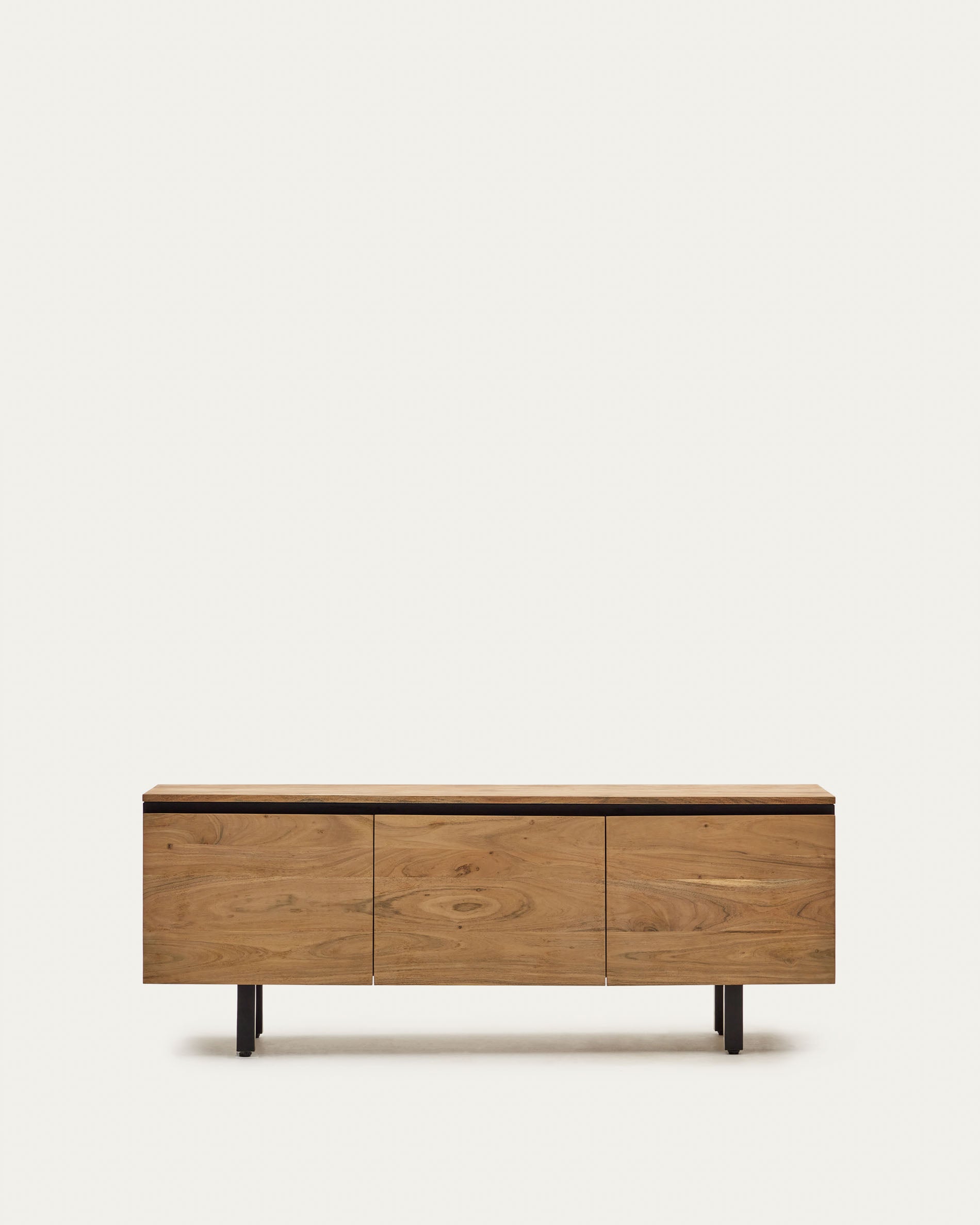 Uxue TV-Möbel 3-türig aus massivem Akazienholz mit natürlichem Finish 150 x 58 cm in Braun präsentiert im Onlineshop von KAQTU Design AG. Sideboard ist von Kave Home