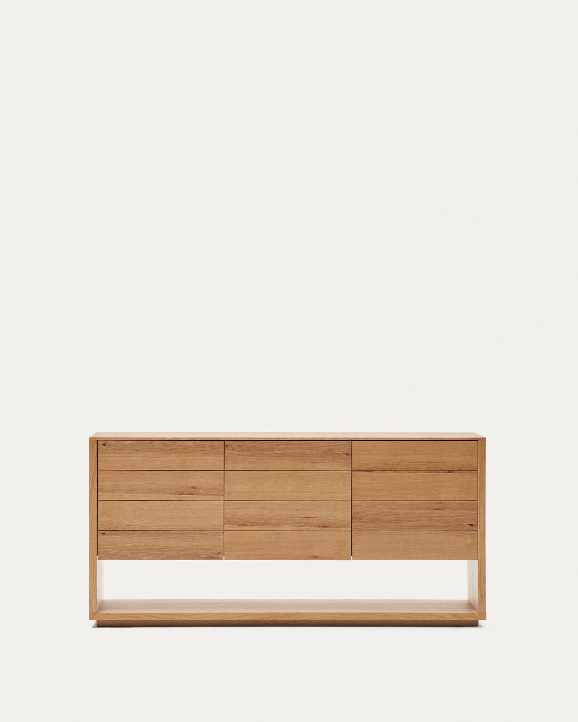 Alguema Sideboard 3 Türen mit Eichenfurnier und natürlichem Finish 151 x 73 cm in Braun präsentiert im Onlineshop von KAQTU Design AG. Sideboard ist von Kave Home