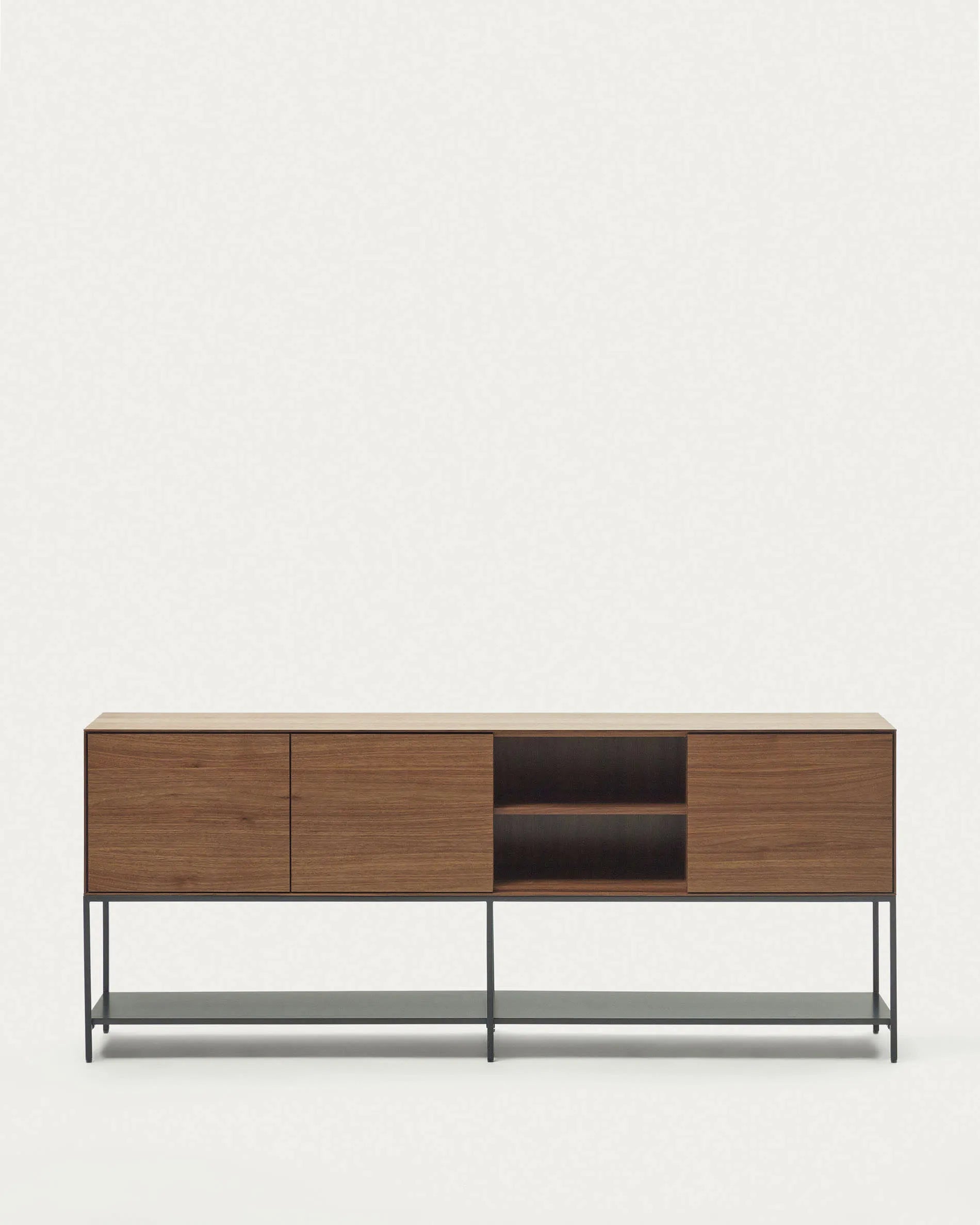 3D-Modell: Vedrana Sideboard, Nussholzfurnier, schwarze Stahlbeine, 195x80 cm. Modernes Design für stilvollen Stauraum.