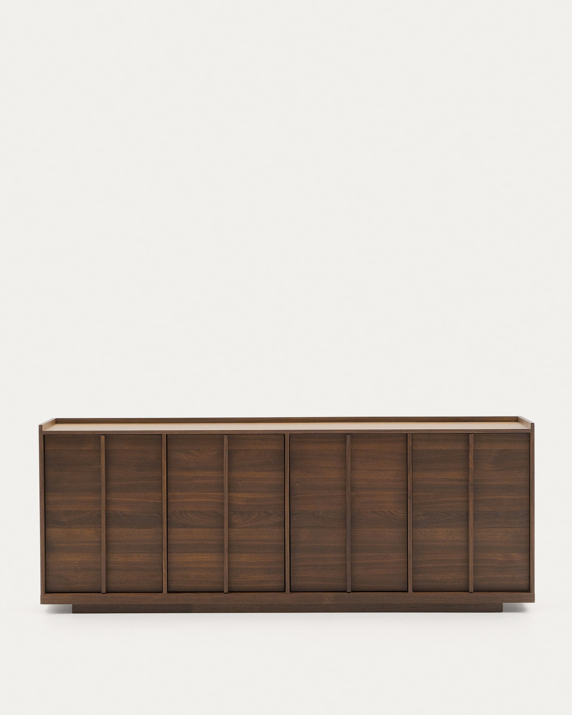 Sideboard Onix aus Walnussfurnier mit dunklem Finish 200 x 80 cm FSC Mix Credit in Dunkelbraun präsentiert im Onlineshop von KAQTU Design AG. Sideboard ist von Kave Home