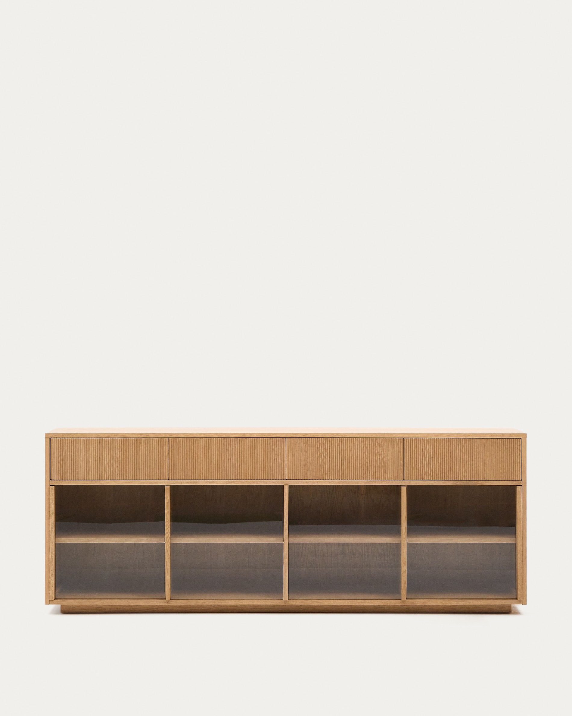 Sideboard Helvine 4 Türen 4 Schubladen Eichenfurnier und gehärtetes Glas 200 x 75 cm FSC 100% in Natur präsentiert im Onlineshop von KAQTU Design AG. Sideboard ist von Kave Home