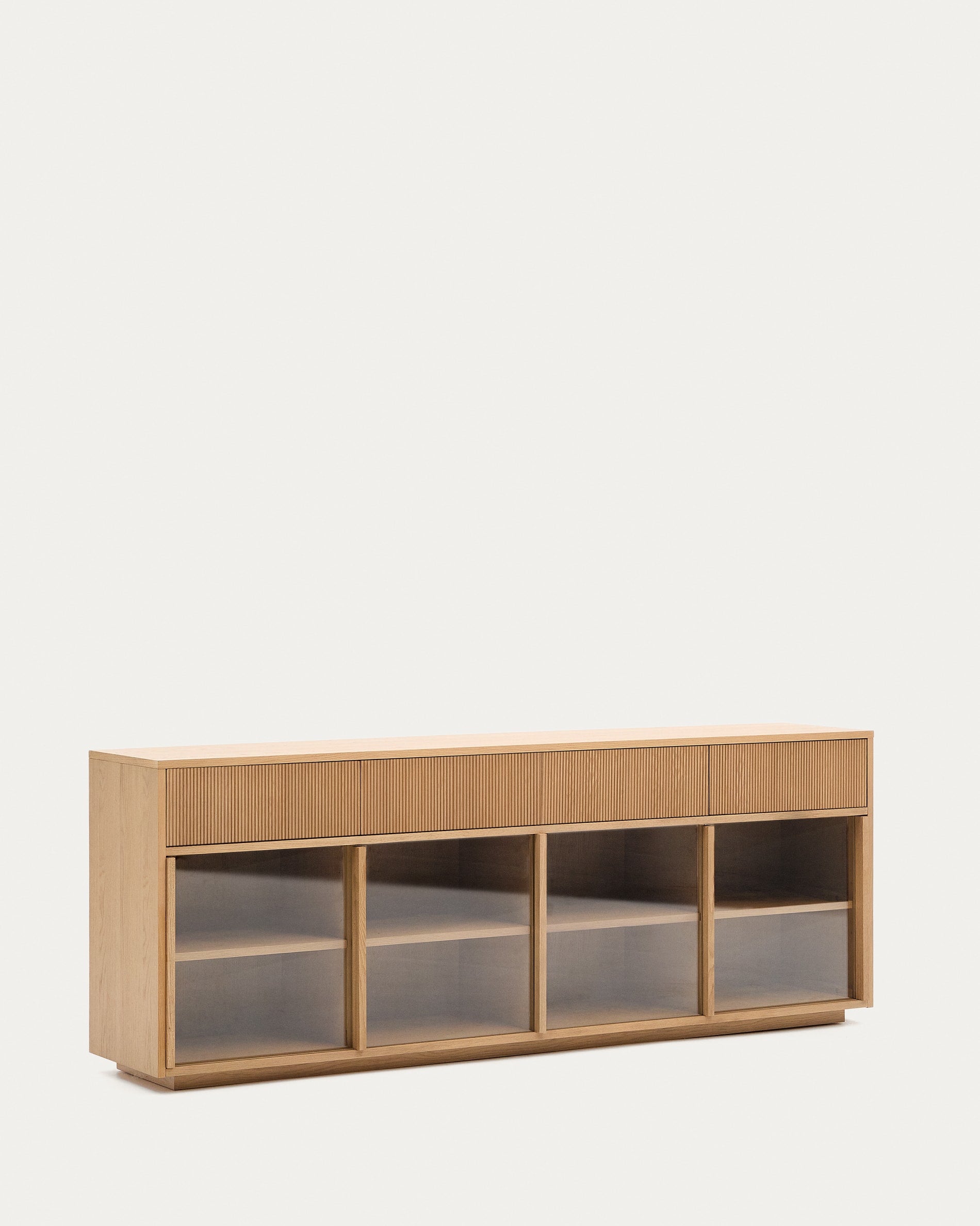 Sideboard Helvine 4 Türen 4 Schubladen Eichenfurnier und gehärtetes Glas 200 x 75 cm FSC 100% in Natur präsentiert im Onlineshop von KAQTU Design AG. Sideboard ist von Kave Home