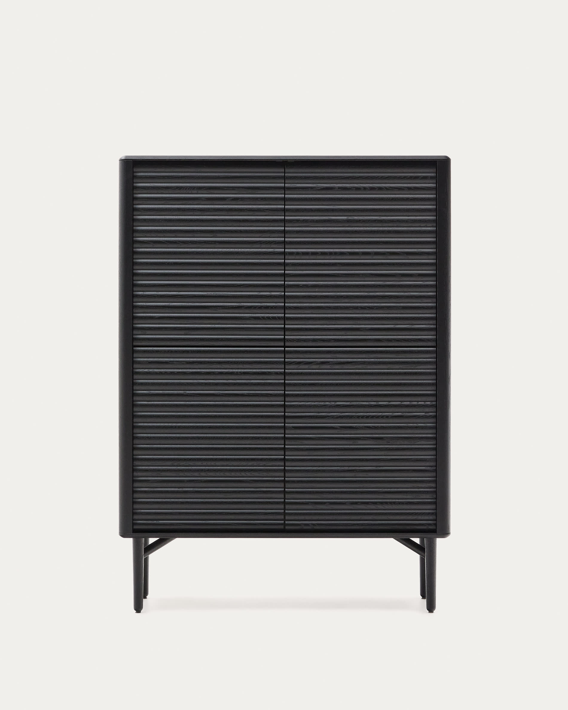 Highboard Lenon 4 Türen Massivholz und Eichenfurnier schwarz 104,5x144 cm FSC Mix Kredit in Schwarz präsentiert im Onlineshop von KAQTU Design AG. High-Sideboard ist von Kave Home