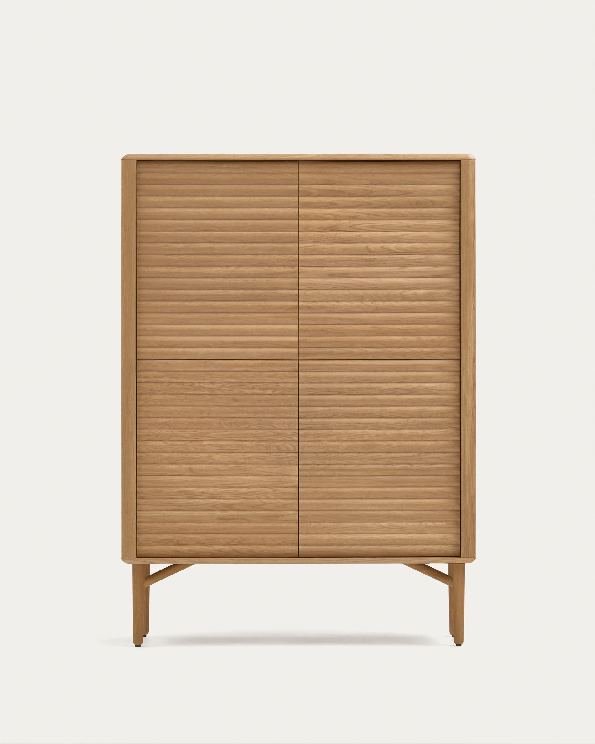 Lenon Highboard 4 Türen aus massiver Eiche und Eichenfurnier 104,5 x 144 cm FSC MIX Credit in Braun präsentiert im Onlineshop von KAQTU Design AG. High-Sideboard ist von Kave Home