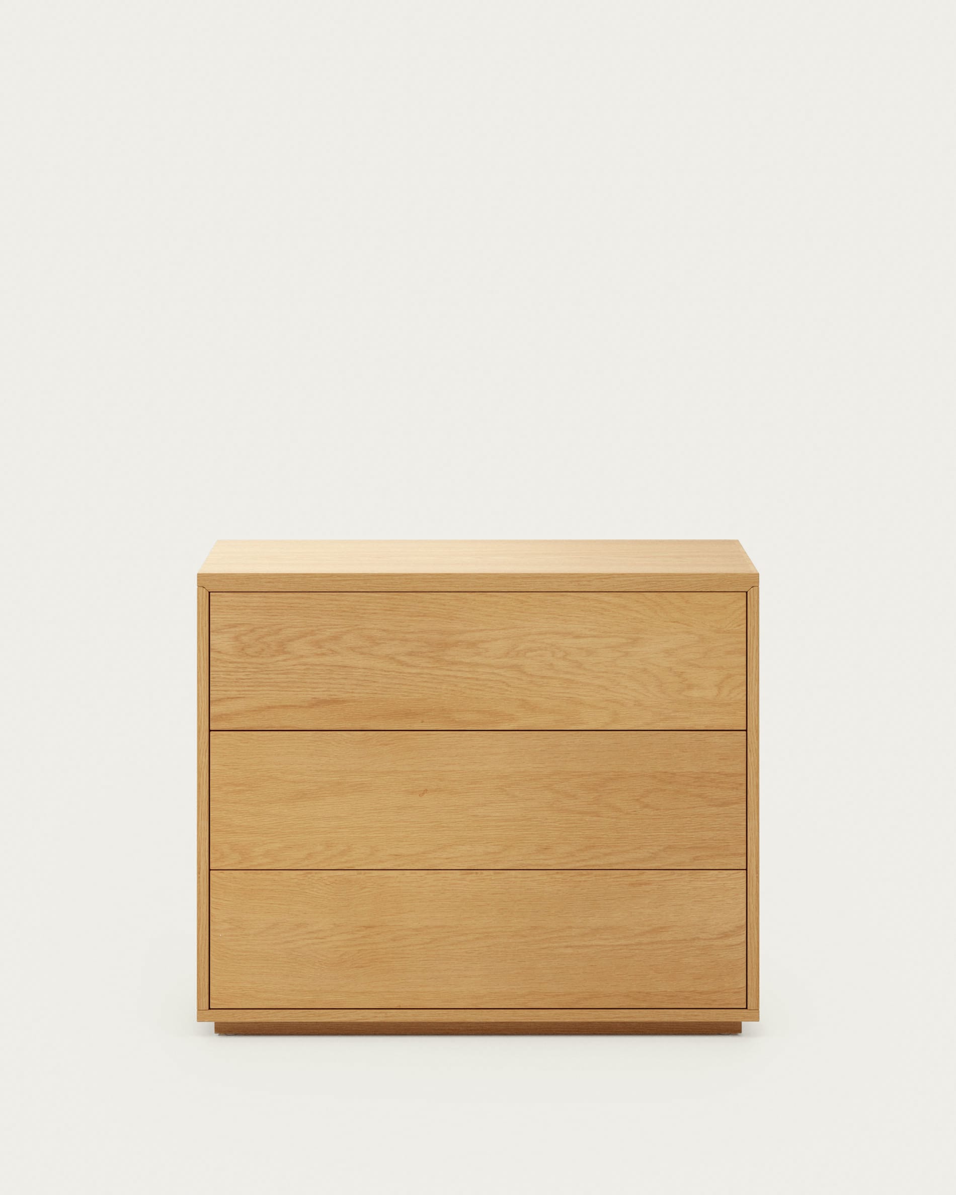 Abilen Kommode mit 3 Schubladen aus Eichenfurnier 90 x 75 cm FSC 100% in Braun präsentiert im Onlineshop von KAQTU Design AG. High-Sideboard ist von Kave Home