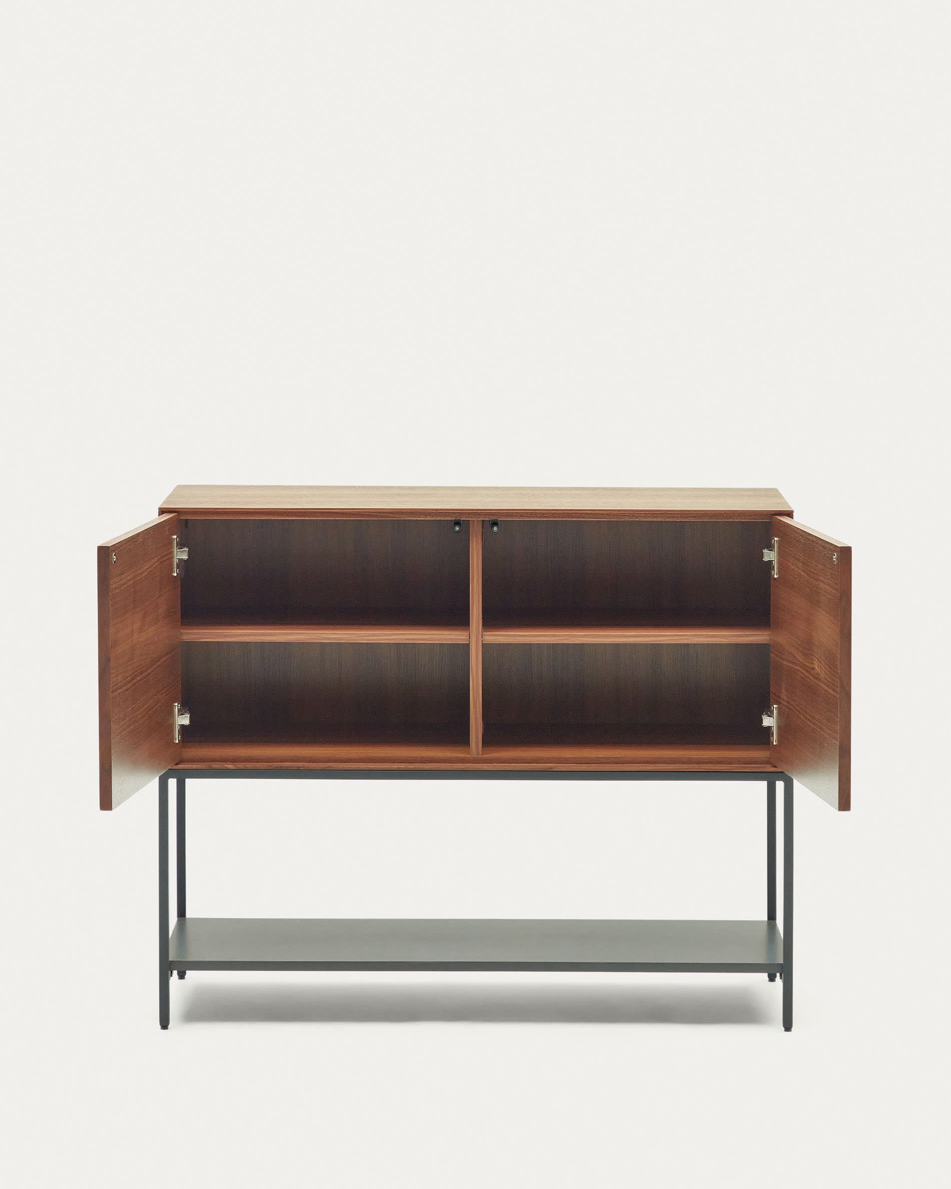 Vedrana Sideboard 2 Türen aus Nussholzfurnier und Stahlbeine in Schwarz 97,5 x 80 cm in Natur präsentiert im Onlineshop von KAQTU Design AG. Sideboard ist von Kave Home