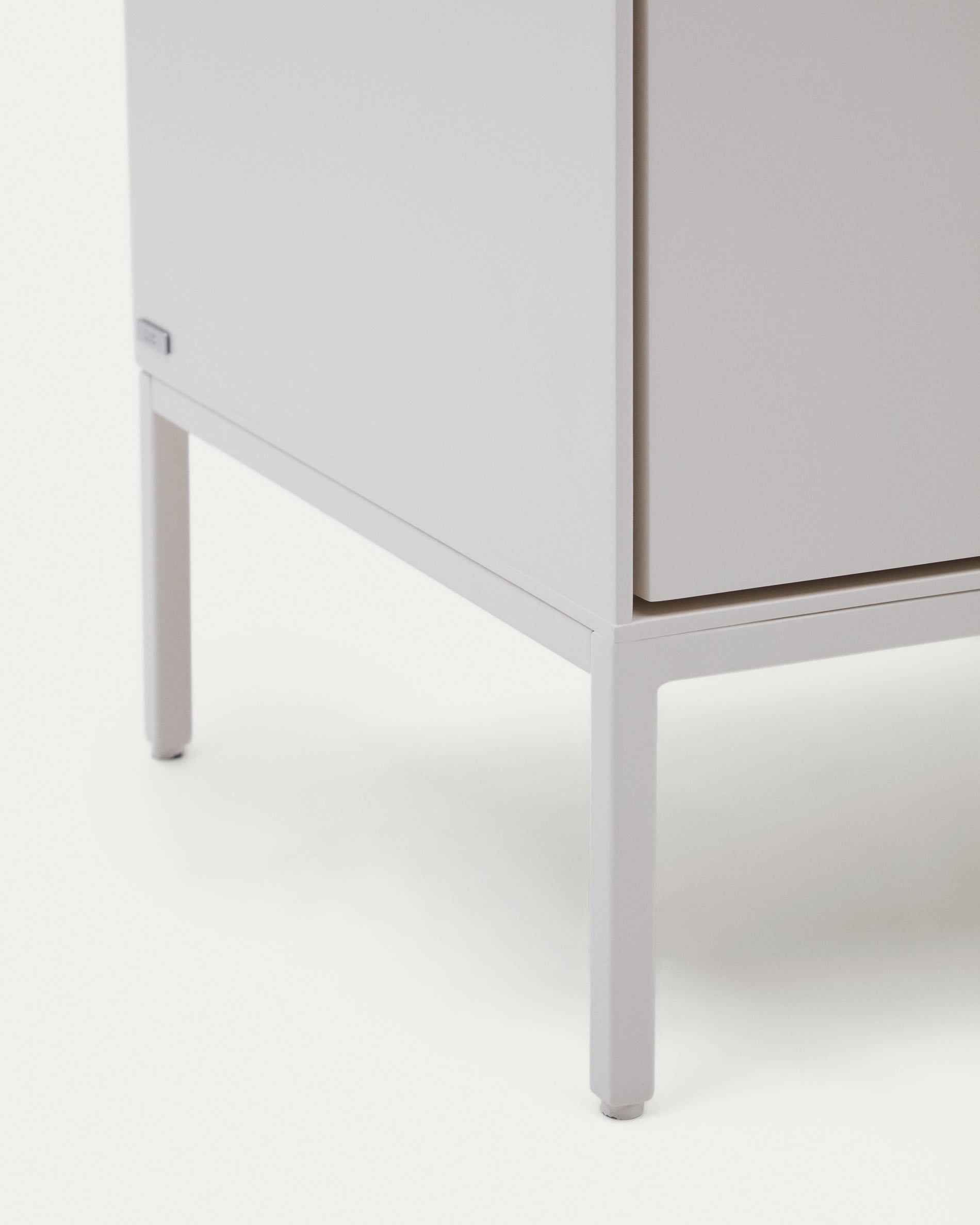 Vedrana Kommode 3 Schubladen MDF weiss lackiert 110 x 75 cm in Weiß präsentiert im Onlineshop von KAQTU Design AG. High-Sideboard ist von Kave Home