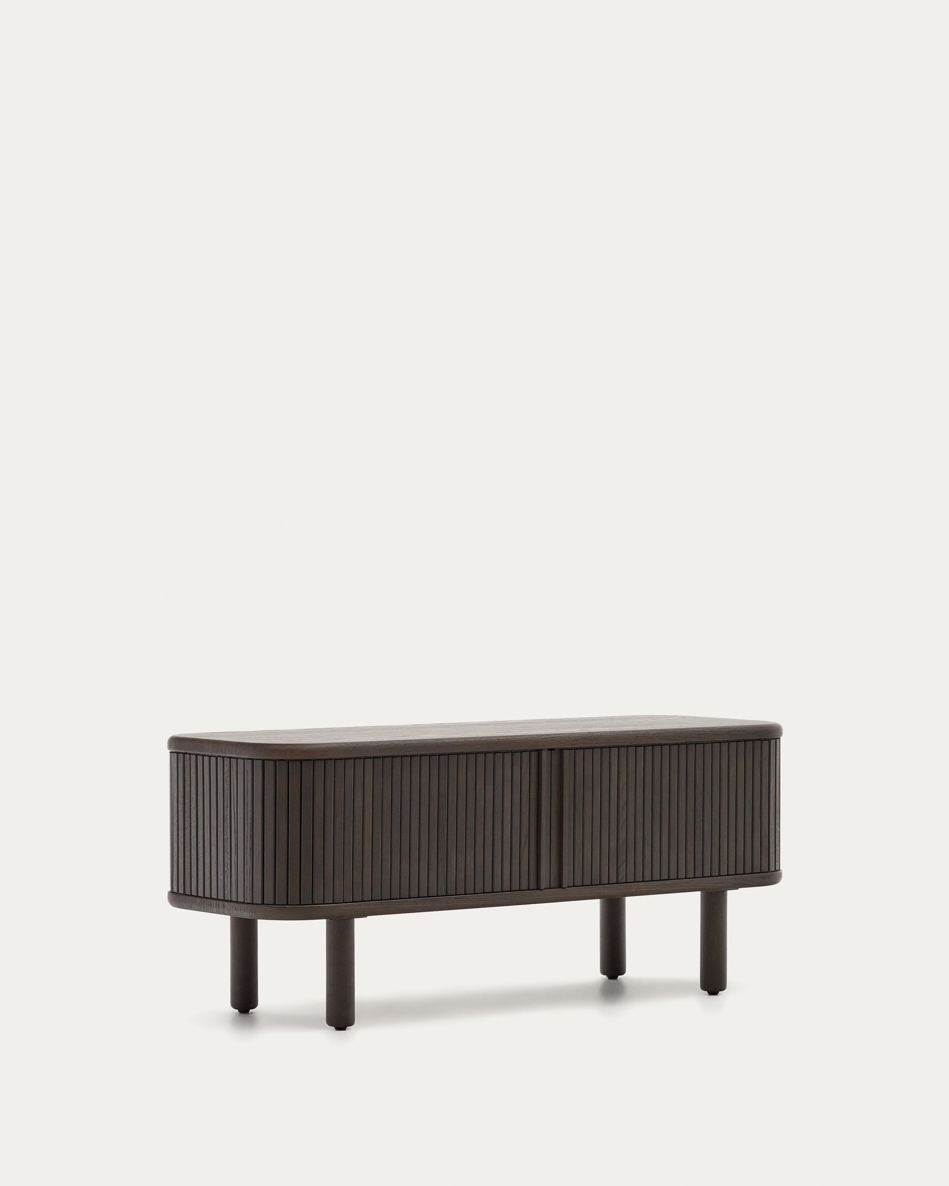 TV-Möbel Mailen 2 Türen in Eschenfurnier mit dunklem Finish 120 x 50 cm in Schwarz präsentiert im Onlineshop von KAQTU Design AG. Sideboard ist von Kave Home