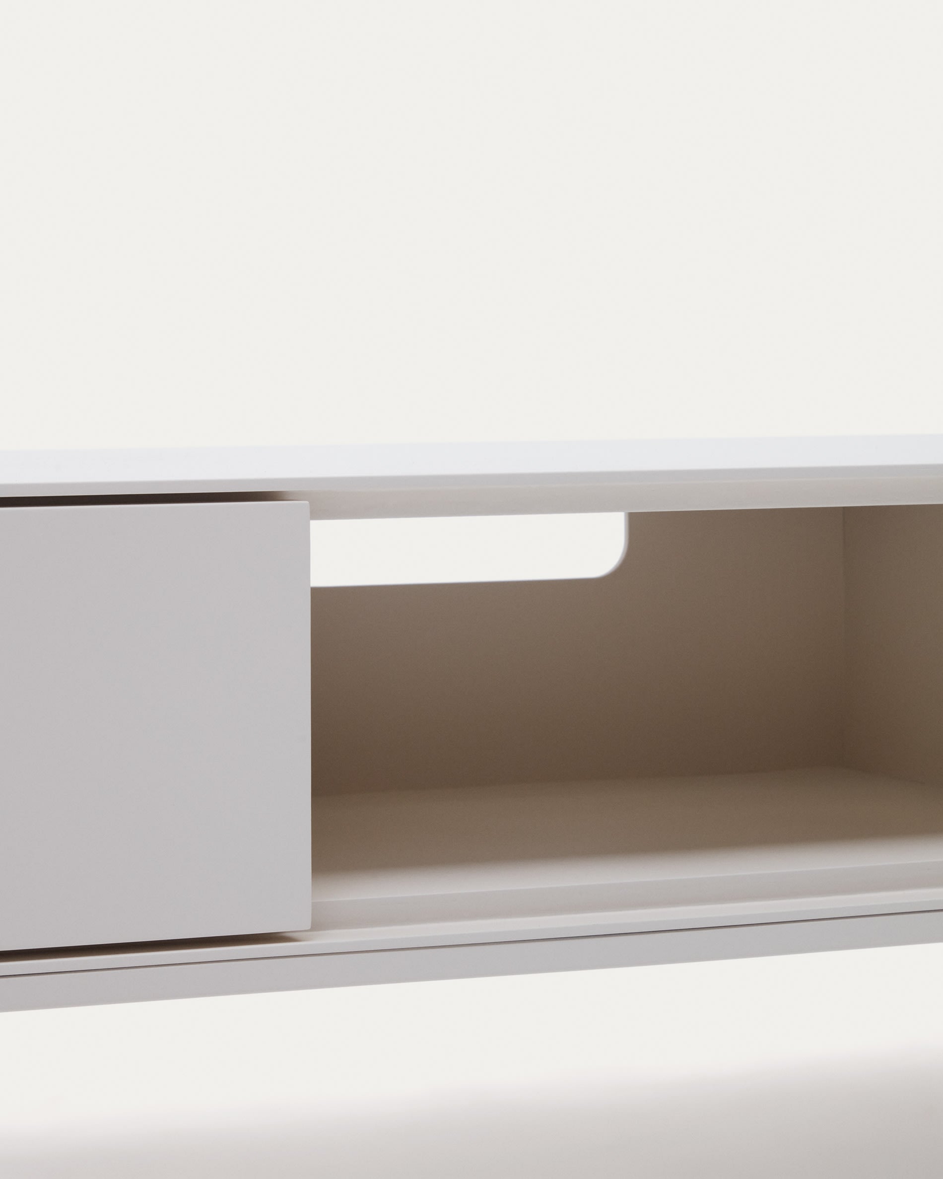 Vedrana TV-Schrank 3 Schubladen MDF weiss lackiert 195 x 35 cm in Weiß präsentiert im Onlineshop von KAQTU Design AG. Sideboard ist von Kave Home