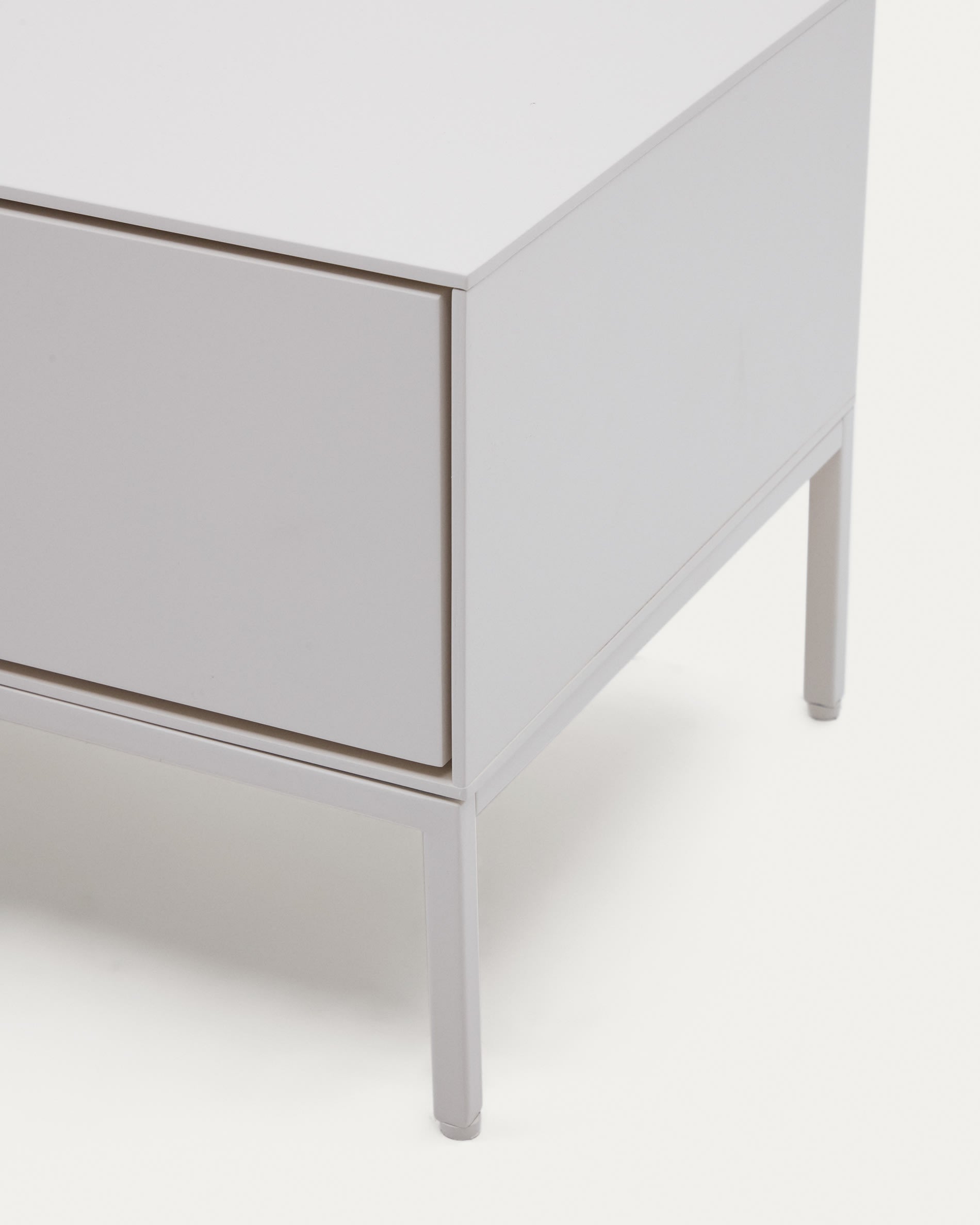 Vedrana TV-Schrank 3 Schubladen MDF weiss lackiert 195 x 35 cm in Weiß präsentiert im Onlineshop von KAQTU Design AG. Sideboard ist von Kave Home