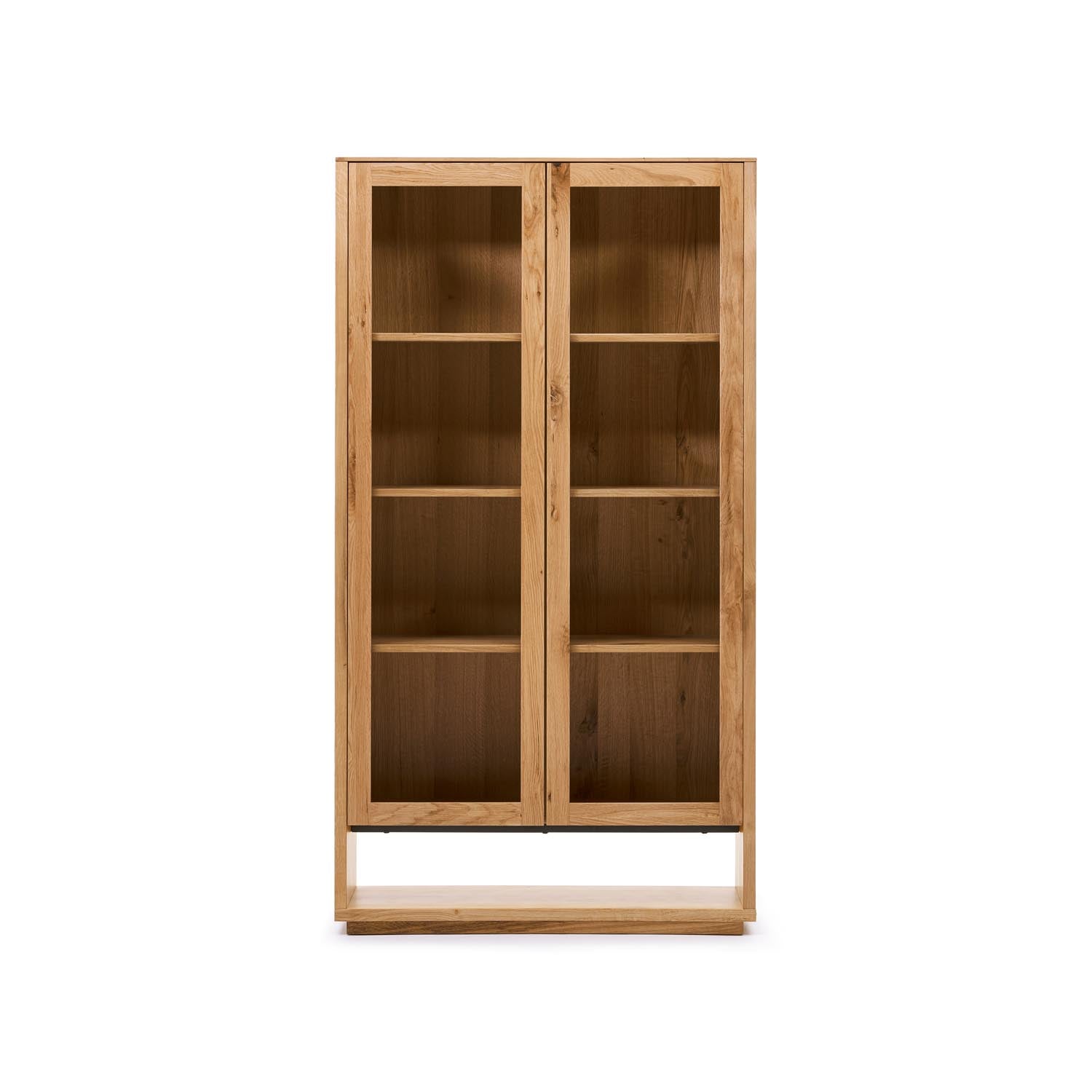 Alguema Vitrine aus Eichenfurnier mit natürlichem Finish 100 x 185 cm in Natur präsentiert im Onlineshop von KAQTU Design AG. Vitrine ist von Kave Home