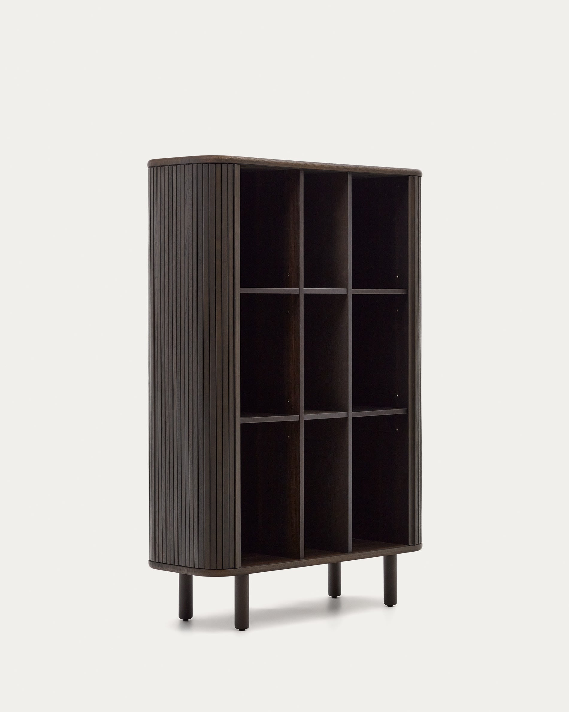 Mailen Highboard 2 Türen mit Eschenfurnier und dunklem Finish 110 x 160 cm in Schwarz präsentiert im Onlineshop von KAQTU Design AG. High-Sideboard ist von Kave Home