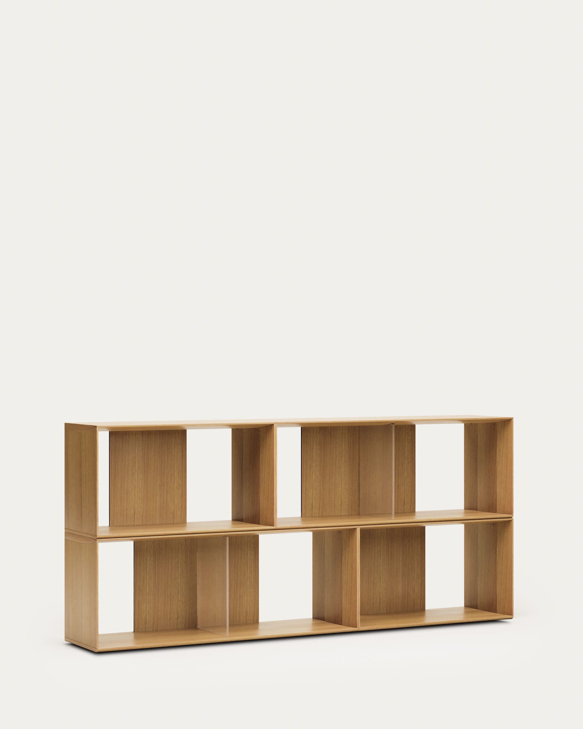 Litto Set aus 4 modularen Regalen aus Eichenfurnier 168 x 76 cm in Natur präsentiert im Onlineshop von KAQTU Design AG. Regalsystem ist von Kave Home