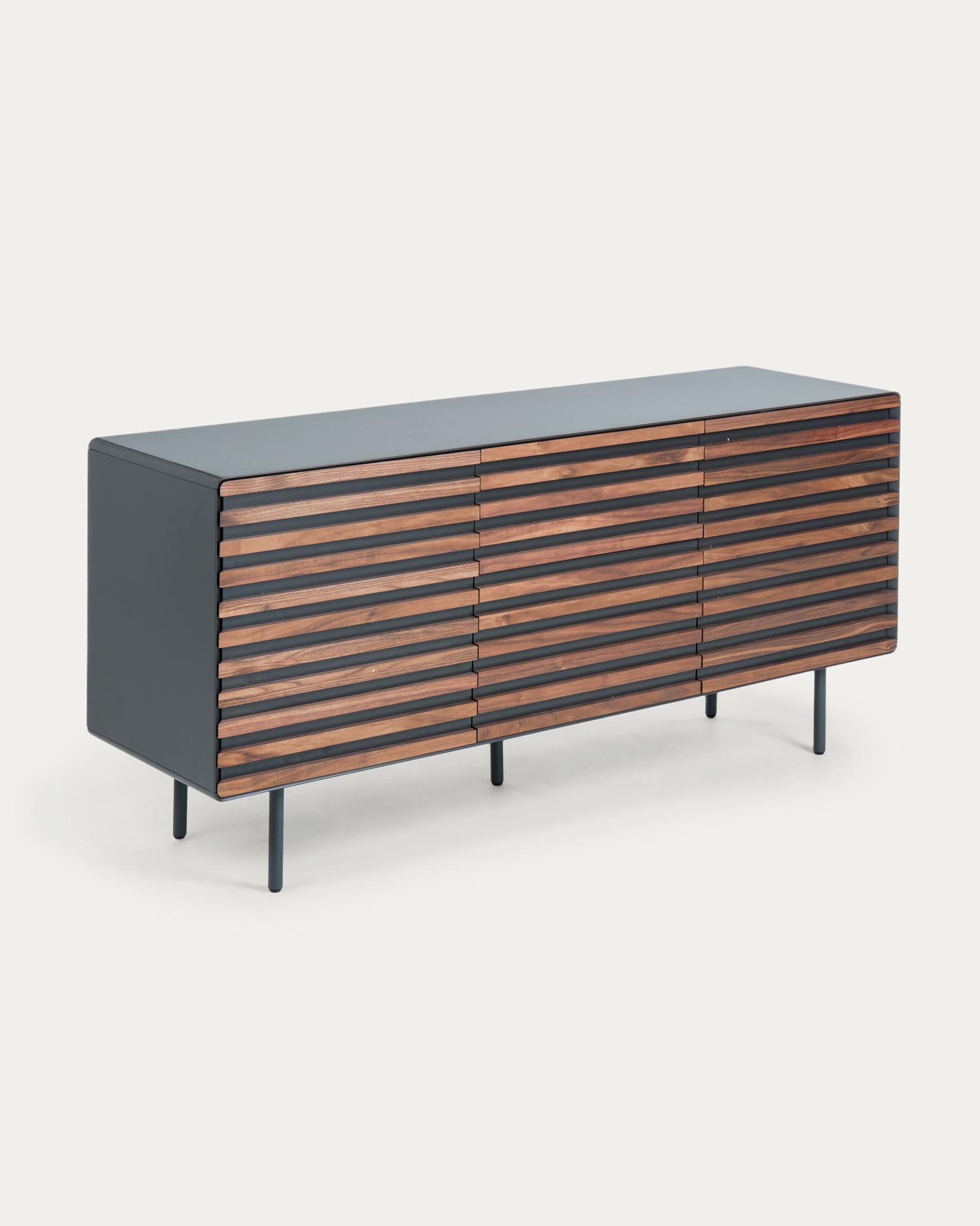 Kesia 2 Türen Nussholzfurnier und Stahl in Schwarz 162 x 74 cm in Schwarz präsentiert im Onlineshop von KAQTU Design AG. Sideboard ist von Kave Home