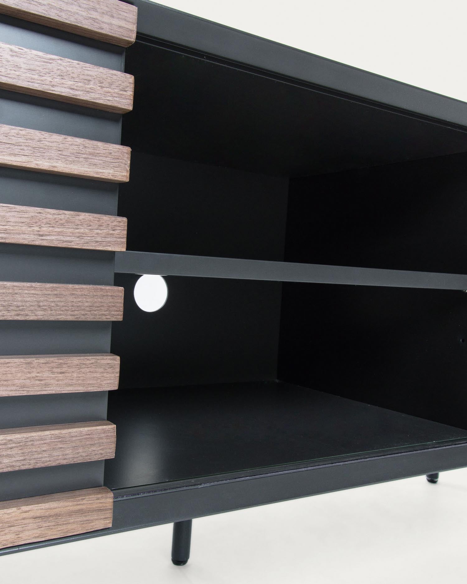 Kesia TV-Schrank 2 Türen Nussholzfurnier schwarze Lackierung Stahl in Schwarz 162 x 58 cm in Schwarz präsentiert im Onlineshop von KAQTU Design AG. Sideboard ist von Kave Home