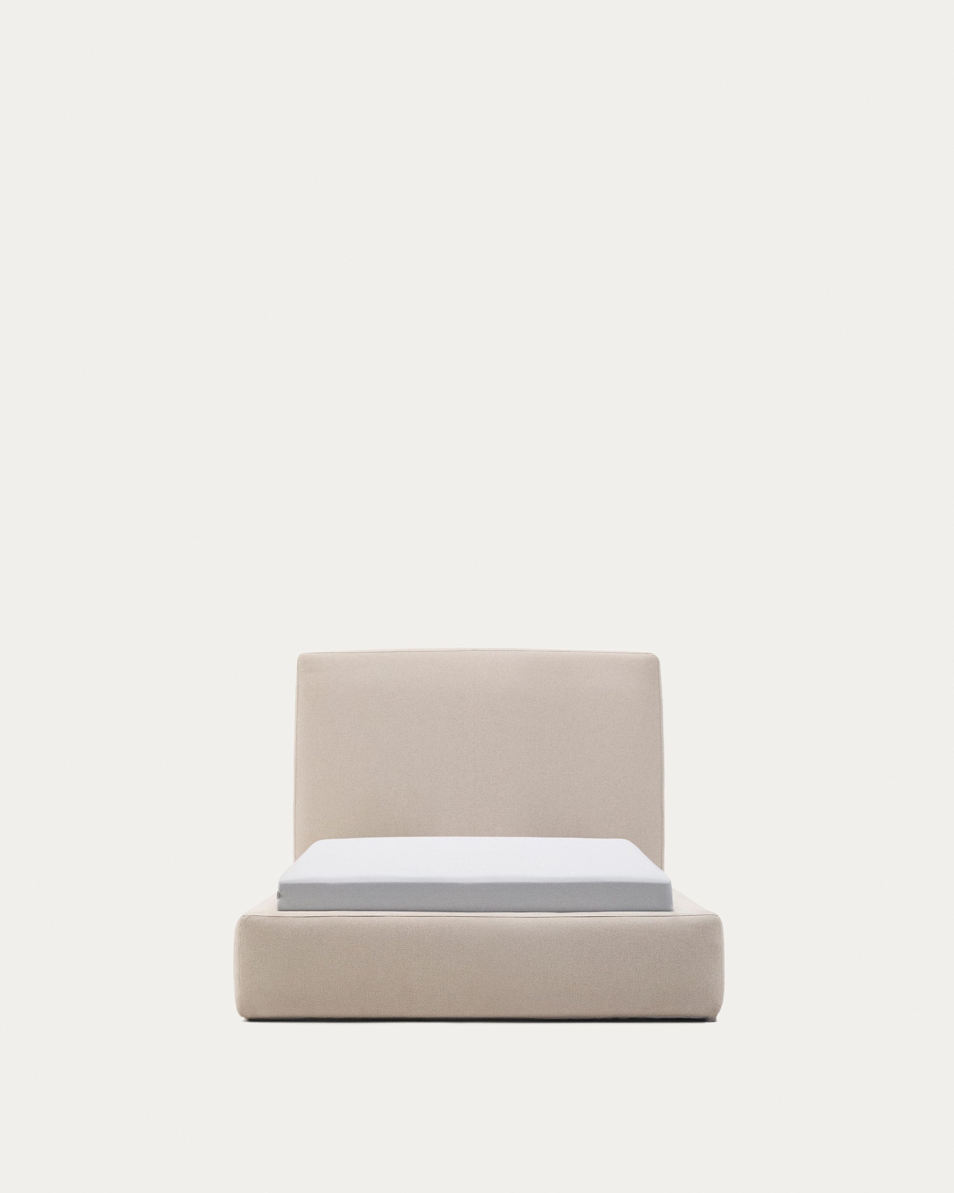 Abziehbares Bett Blok beige für eine 90 x 200 cm grosse Matratze FSC Mix Credit in Ecru präsentiert im Onlineshop von KAQTU Design AG. Bett ist von Kave Home