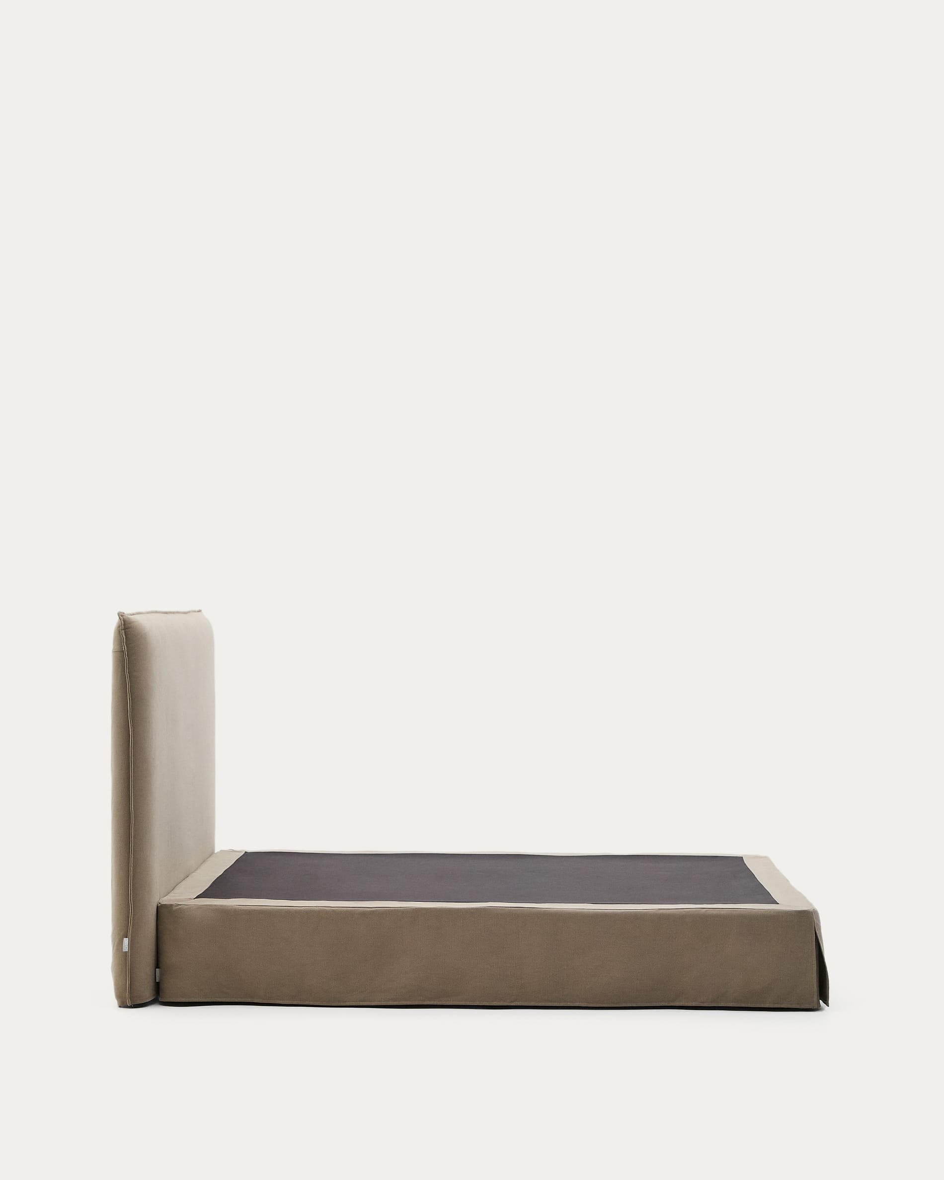 Bett mit abnehmbarem Bezug Jaira aus Leinen und Baumwolle taupe für eine Matratze von 160 x 200 cm in Taupe präsentiert im Onlineshop von KAQTU Design AG. Bett ist von Kave Home