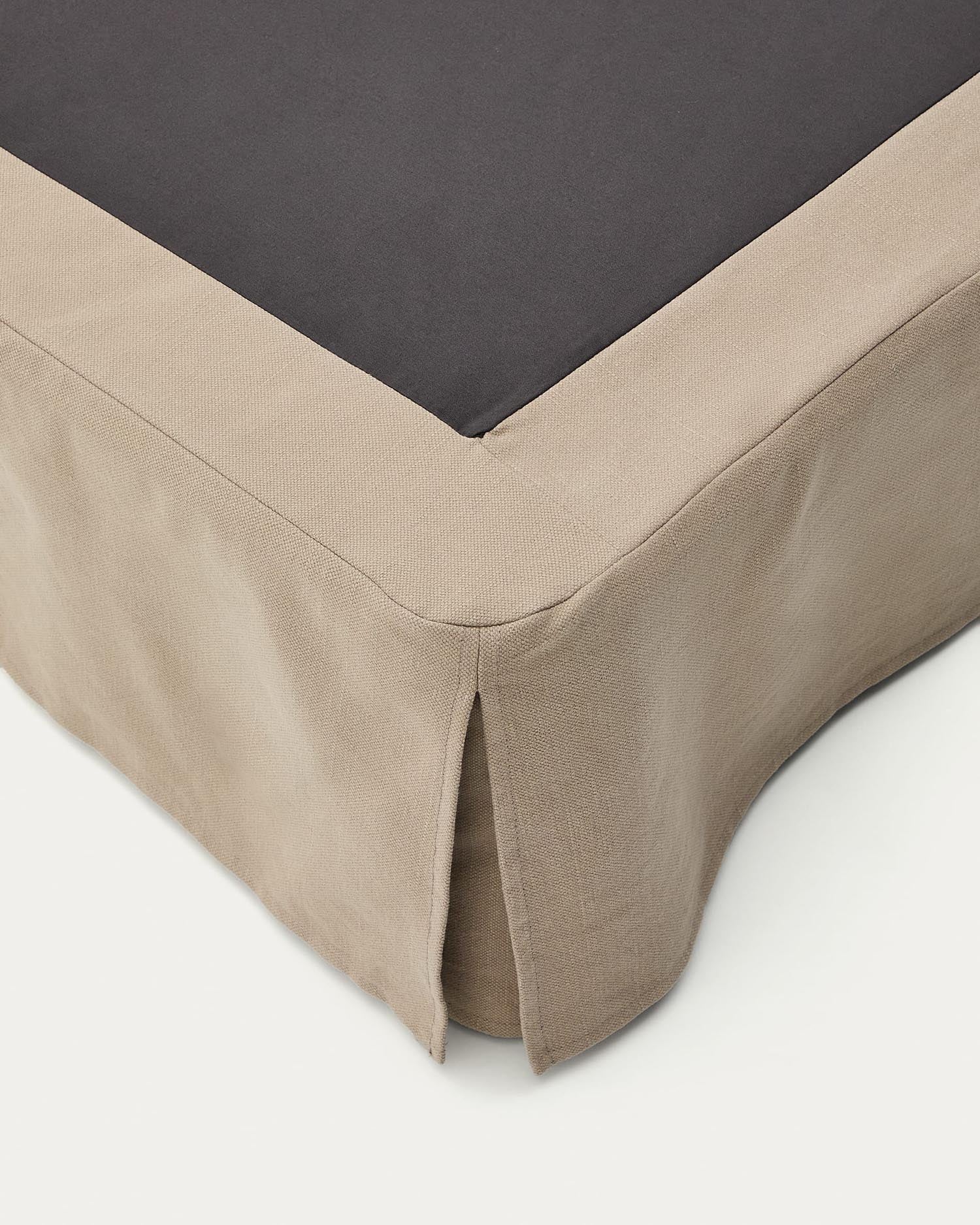 Bettgestell mit abnehmbarem Bezug Jaira aus Leinen und Baumwolle taupe für eine Matratze von 160 x 200 cm   in Taupe präsentiert im Onlineshop von KAQTU Design AG. Bett ist von Kave Home