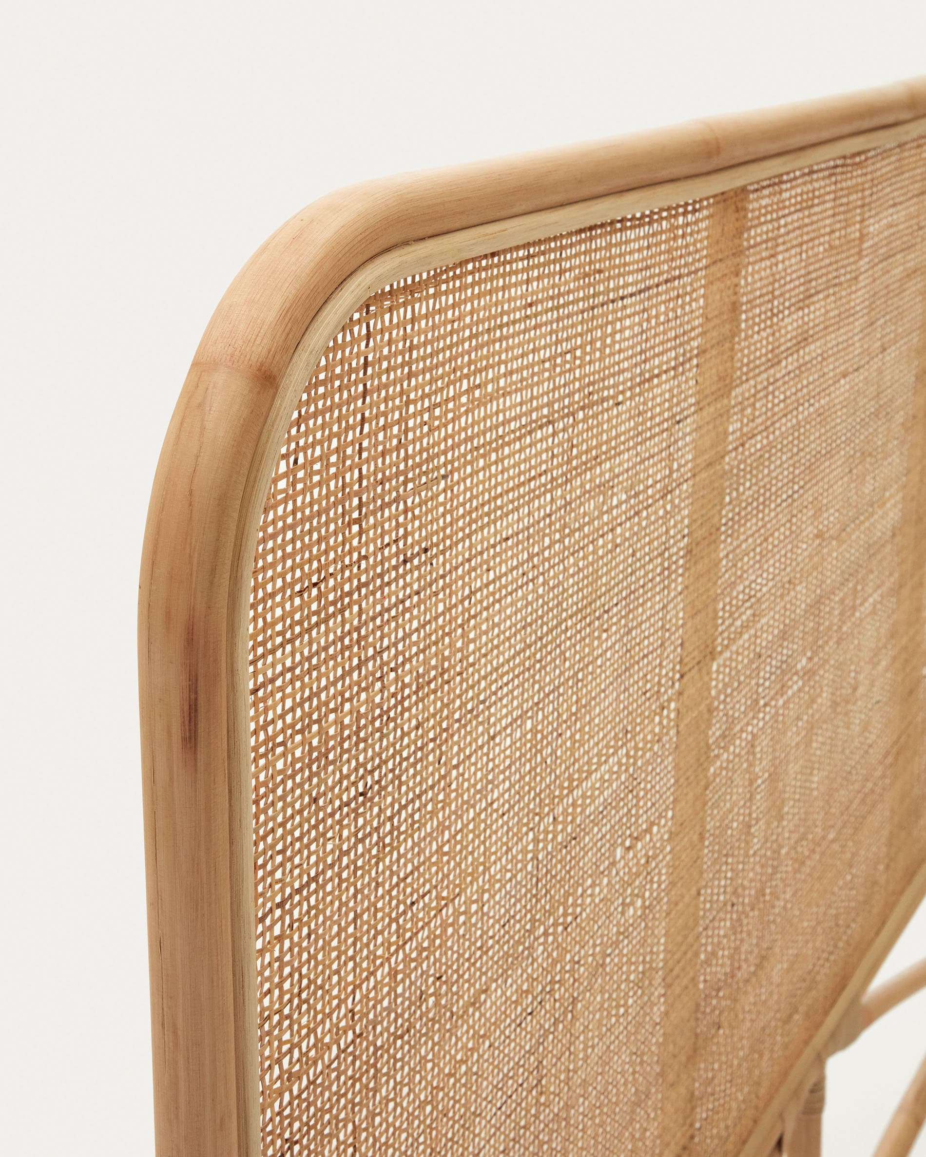 Quiterie Bettkopfteil aus Rattan mit natürlichem Finish 150/160 cm in Braun präsentiert im Onlineshop von KAQTU Design AG. Zubehör Bett ist von Kave Home