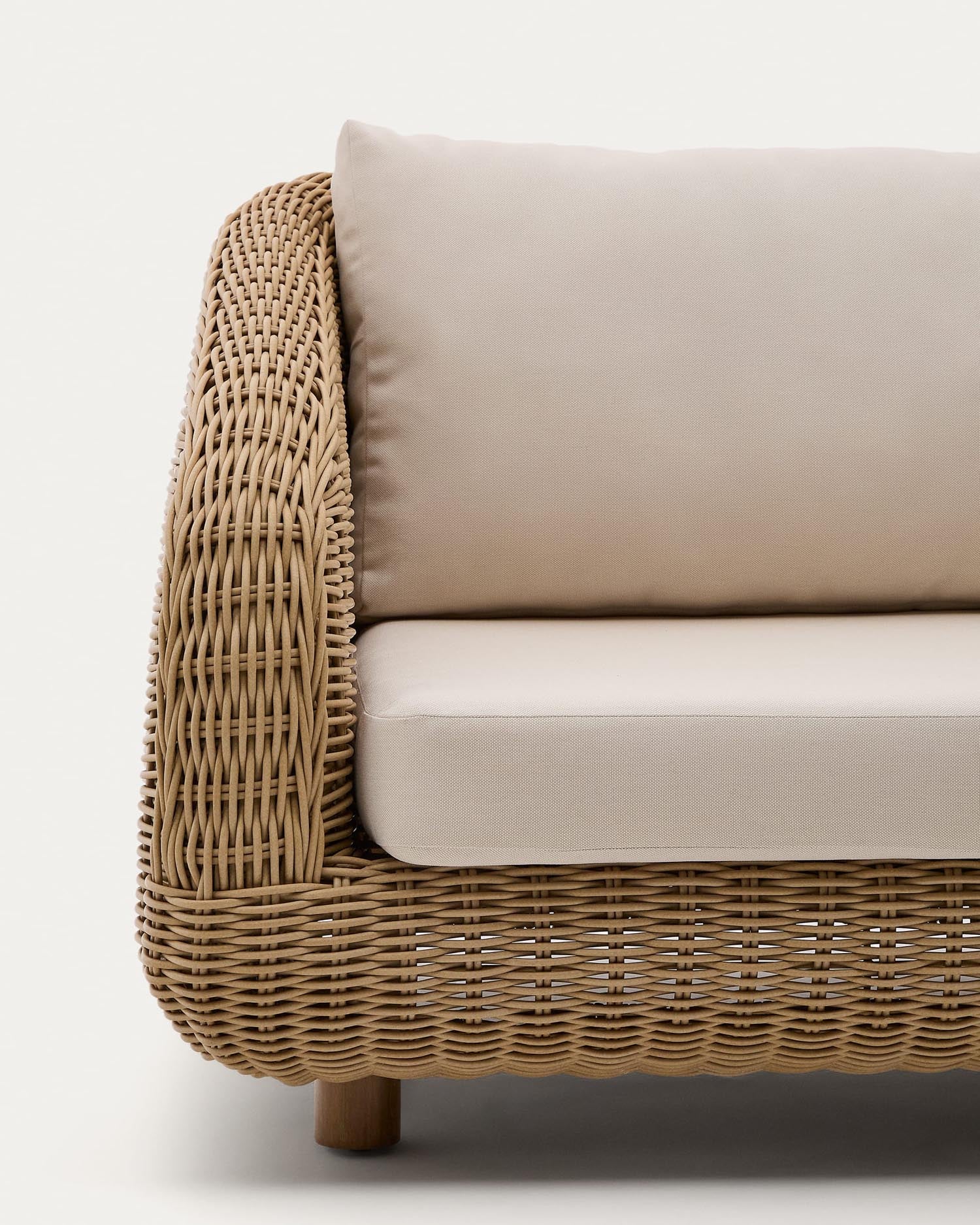 3-Sitzer-Sofa Meria aus synthetischem Rattan 208 cm in Hellbraun präsentiert im Onlineshop von KAQTU Design AG. Lounge Sofa ist von Kave Home