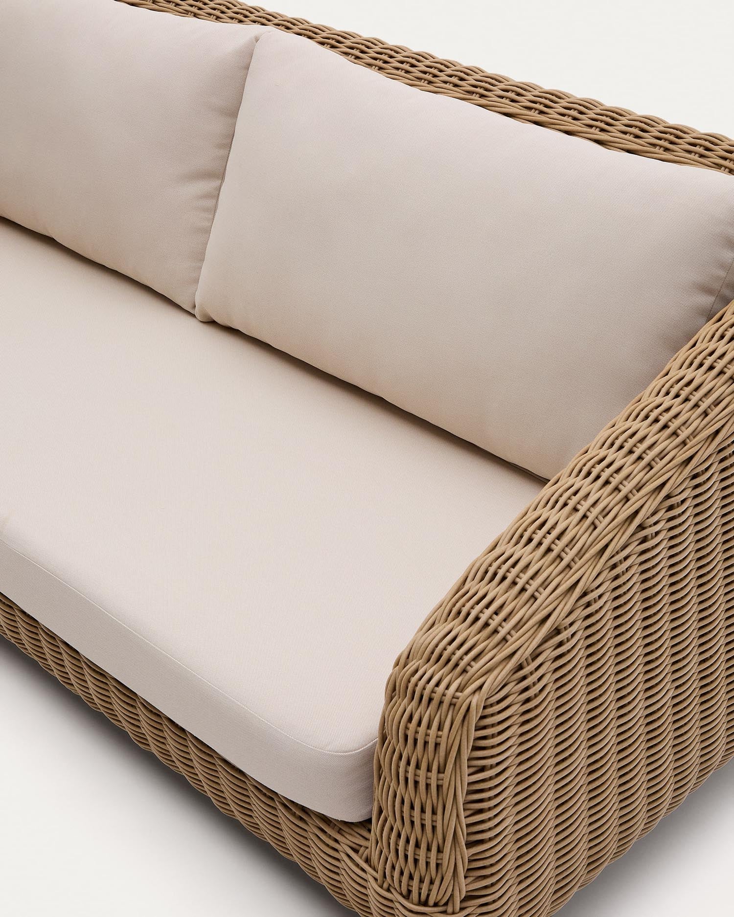 3-Sitzer-Sofa Meria aus synthetischem Rattan 208 cm in Hellbraun präsentiert im Onlineshop von KAQTU Design AG. Lounge Sofa ist von Kave Home