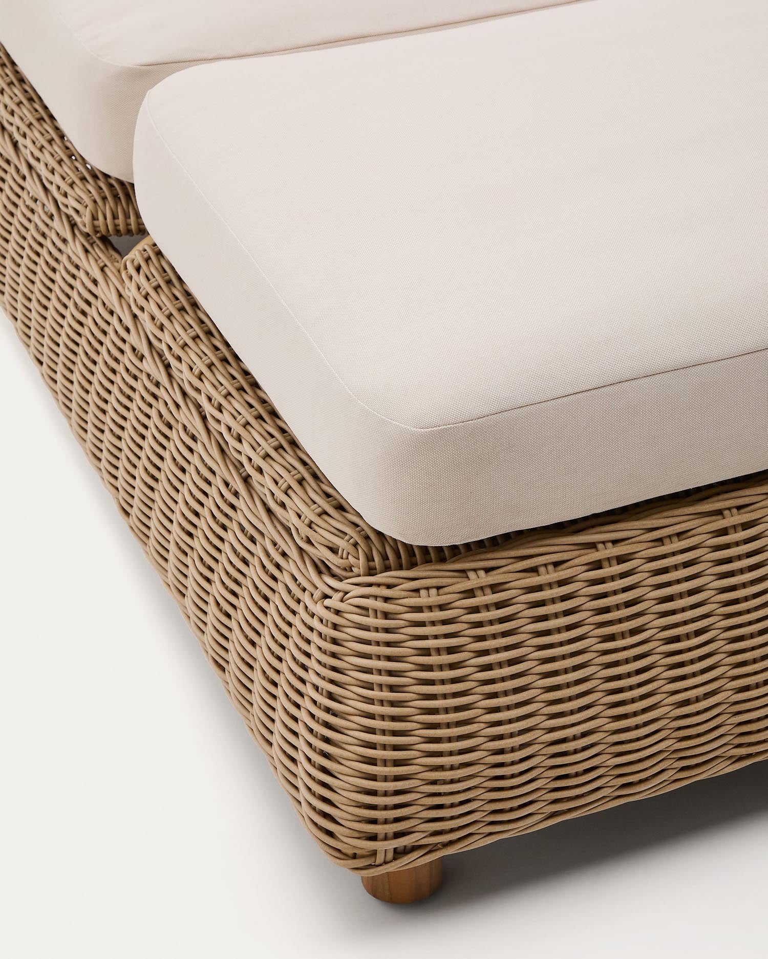 2er-Sonnenliege Meria aus synthetischem Rattan in Hellbraun präsentiert im Onlineshop von KAQTU Design AG. Liegestuhl ist von Kave Home