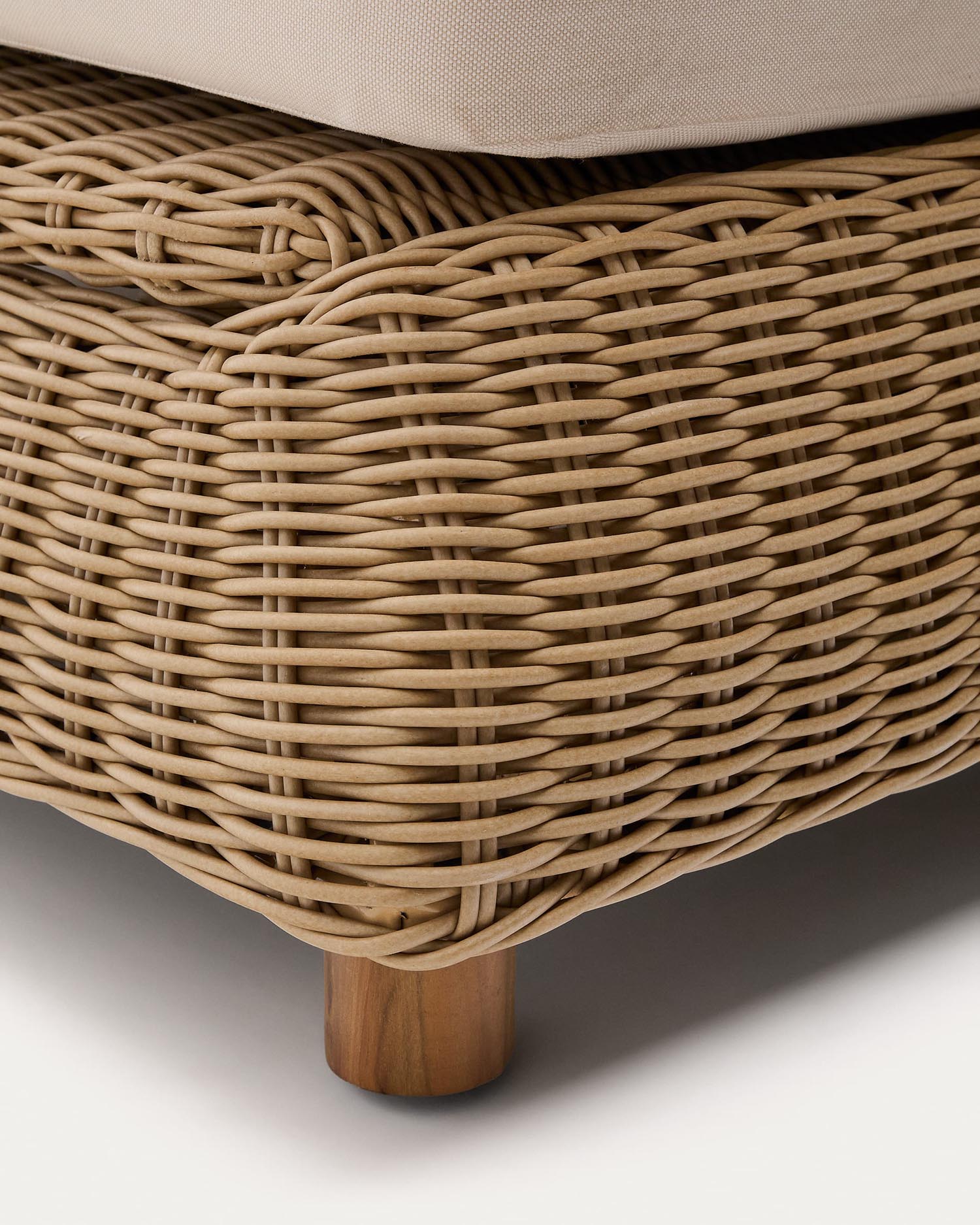 2er-Sonnenliege Meria aus synthetischem Rattan in Hellbraun präsentiert im Onlineshop von KAQTU Design AG. Liegestuhl ist von Kave Home