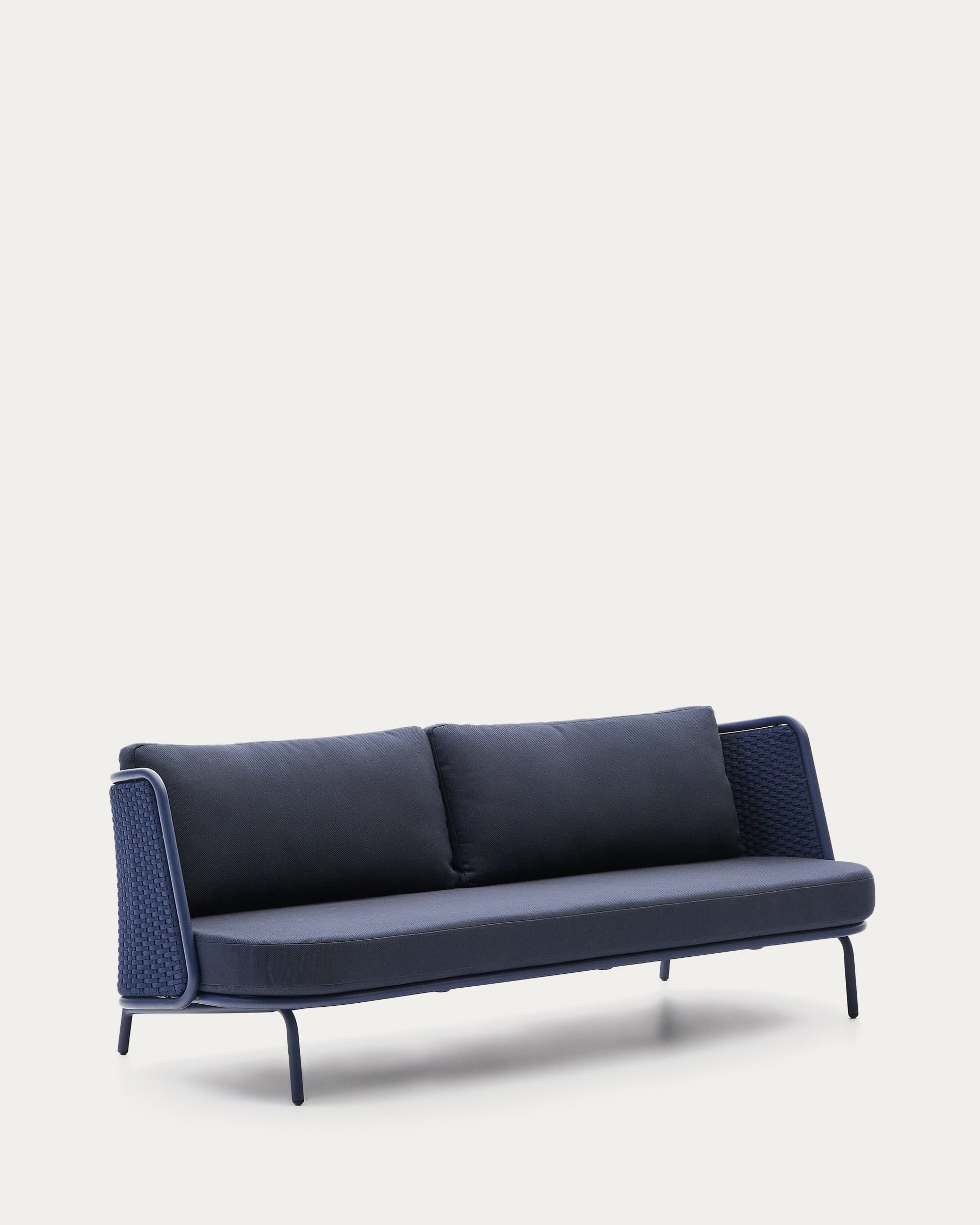 3-Sitzer Outdoor-Sofa Sedalis aus Aluminium und blauem Seil 210 cm in Dunkelblau präsentiert im Onlineshop von KAQTU Design AG. Lounge Sofa ist von Kave Home