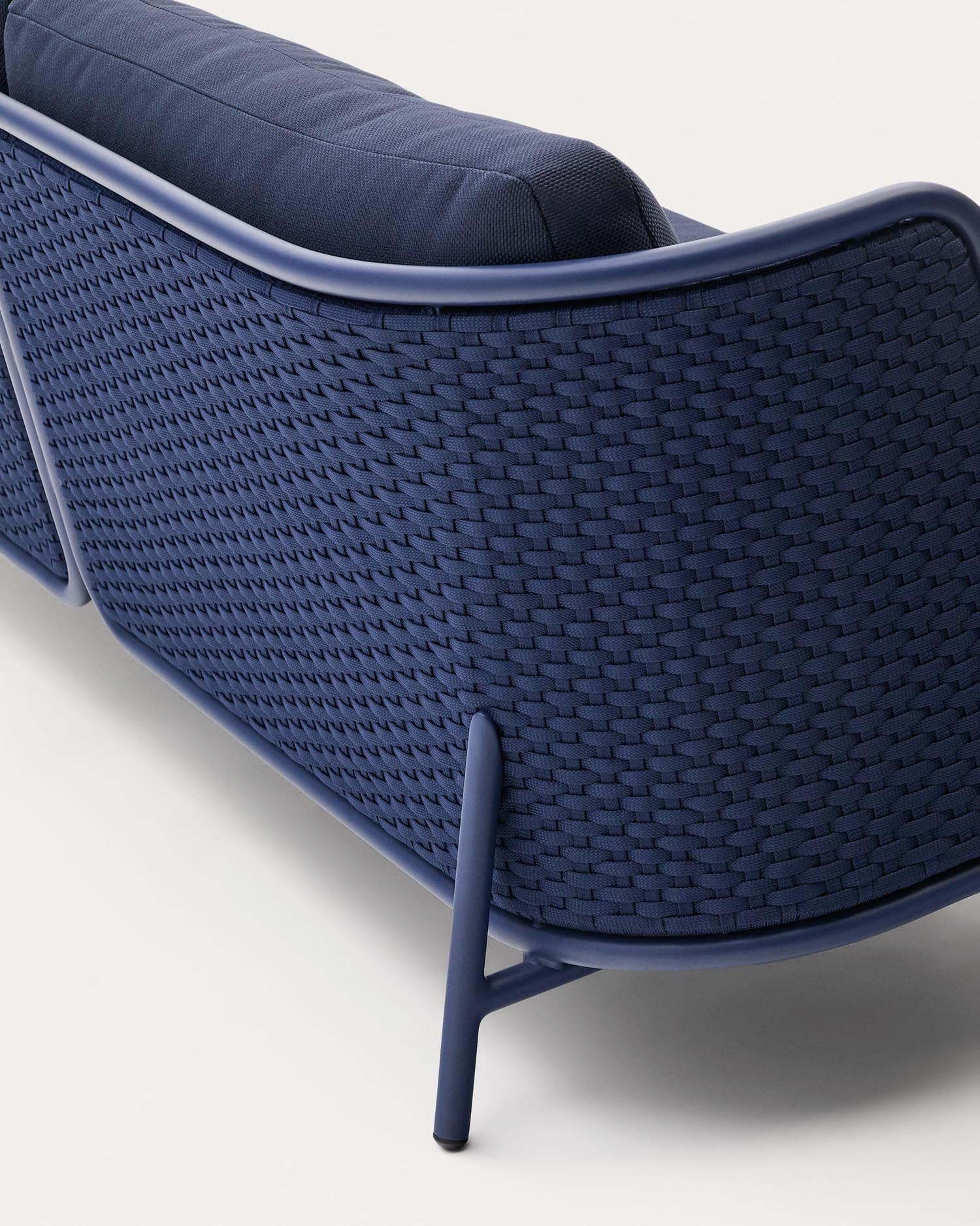 3-Sitzer Outdoor-Sofa Sedalis aus Aluminium und blauem Seil 210 cm in Dunkelblau präsentiert im Onlineshop von KAQTU Design AG. Lounge Sofa ist von Kave Home