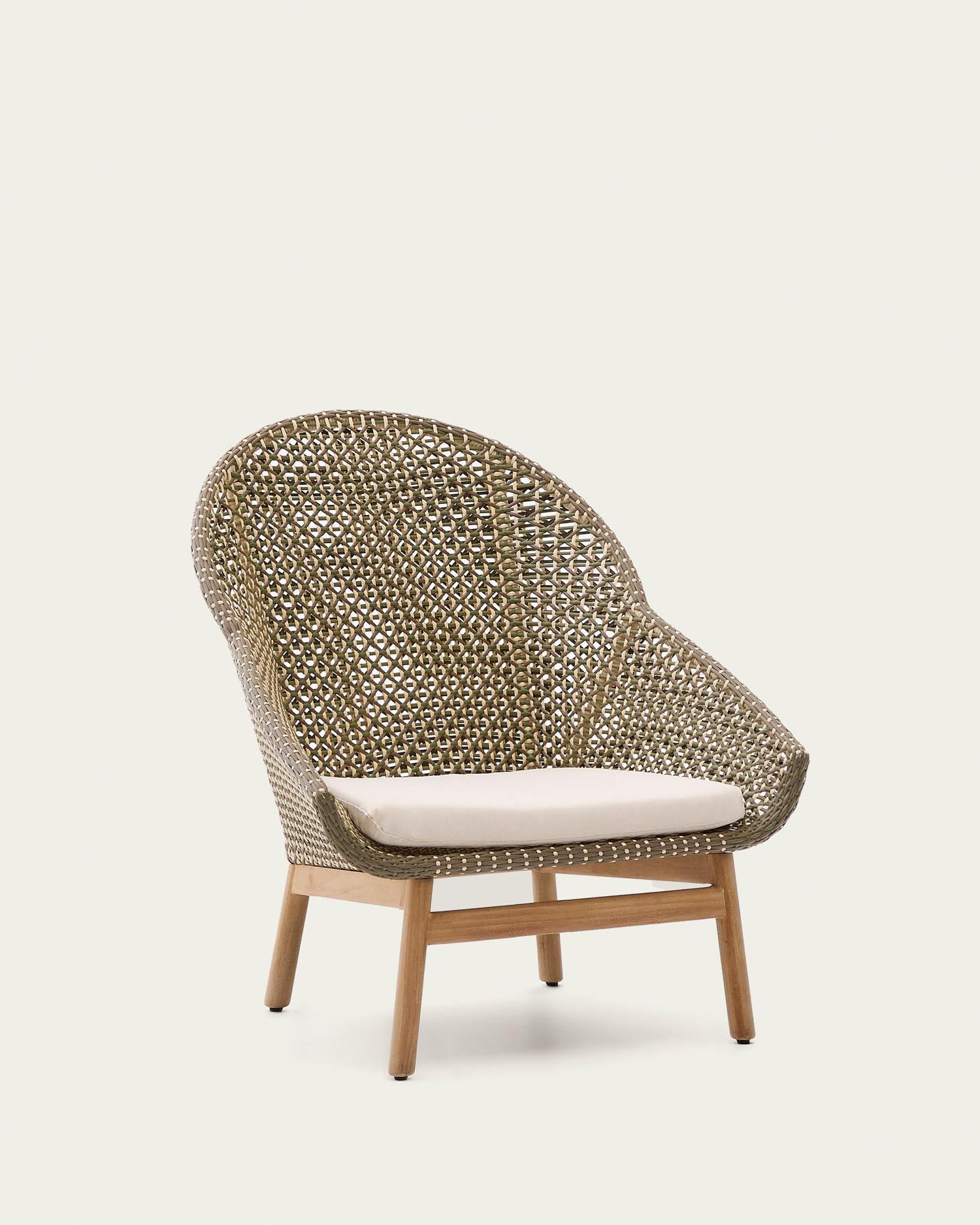 Sessel Olbia mit hoher Rückenlehne aus synthetischem Rattan und massivem Teakholz FSC 100  in Grün präsentiert im Onlineshop von KAQTU Design AG. Outdoor-Sessel ist von Kave Home