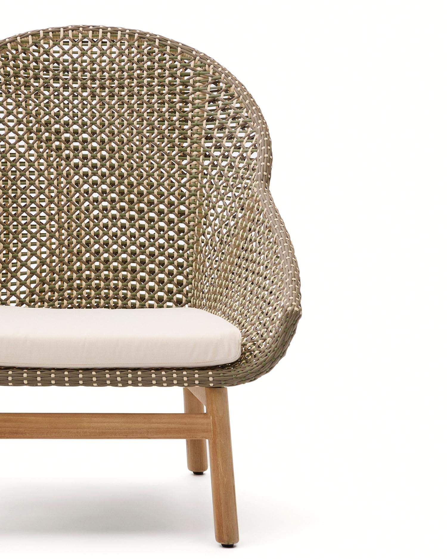 Sessel Olbia mit hoher Rückenlehne aus synthetischem Rattan und massivem Teakholz FSC 100  in Grün präsentiert im Onlineshop von KAQTU Design AG. Outdoor-Sessel ist von Kave Home