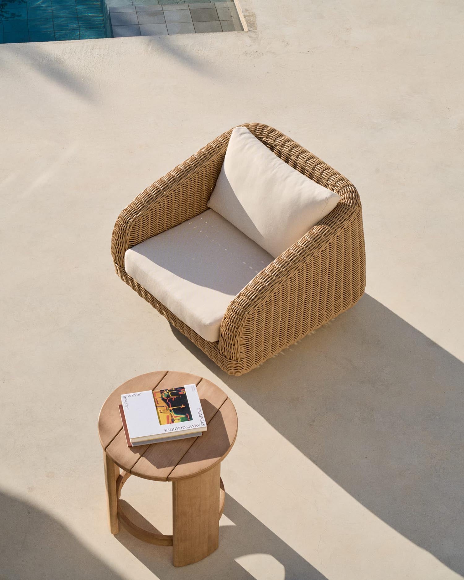 Sessel Meria aus synthetischem in Hellbraun präsentiert im Onlineshop von KAQTU Design AG. Outdoor-Sessel ist von Kave Home