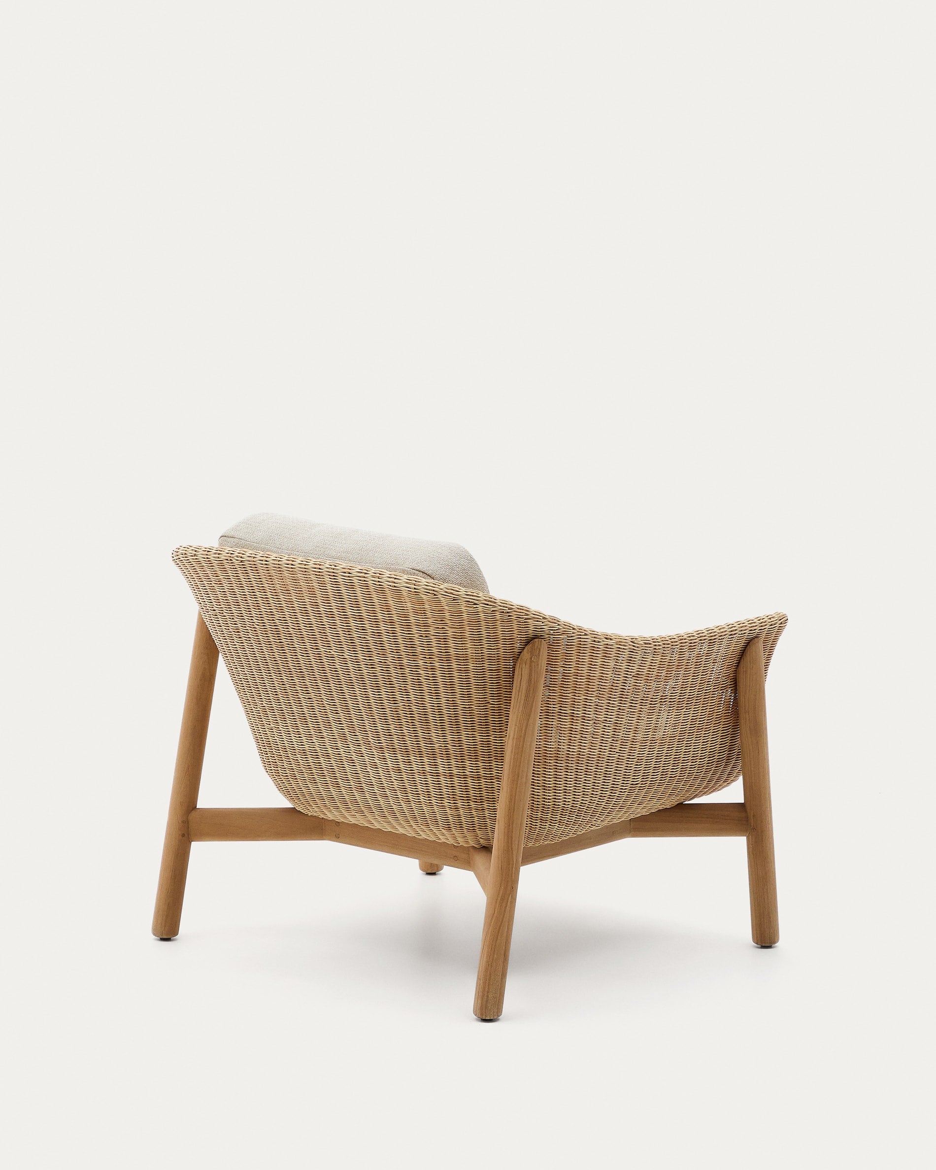 Sessel Galea aus massivem Teakholz und synthetischem Rattan FSC 100% in Beige präsentiert im Onlineshop von KAQTU Design AG. Outdoor-Sessel ist von Kave Home