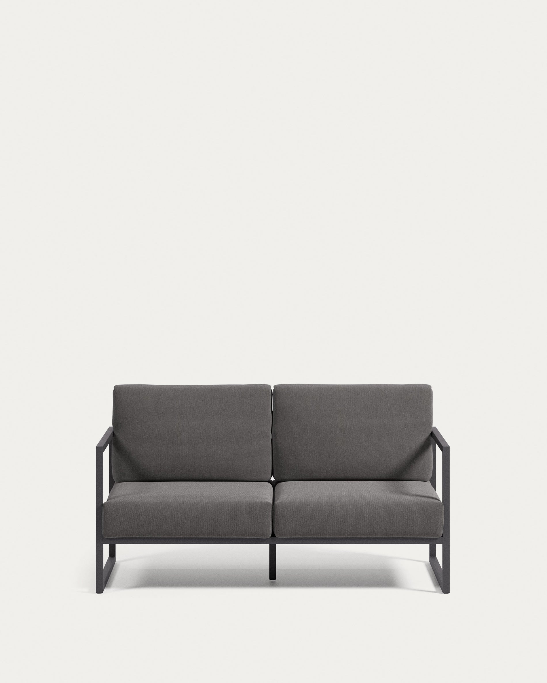 Comova Sofa 100% outdoor dunkelgrau und aus schwarzem Aluminium 150 cm in Schwarz präsentiert im Onlineshop von KAQTU Design AG. Lounge Sofa ist von Kave Home