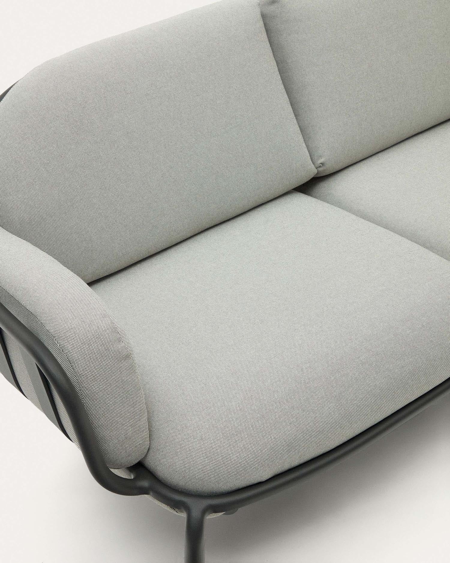 Joncols 2-Sitzer-Gartensofa aus Aluminium mit Finish in Grau 165 cm in Grau präsentiert im Onlineshop von KAQTU Design AG. Lounge Sofa ist von Kave Home