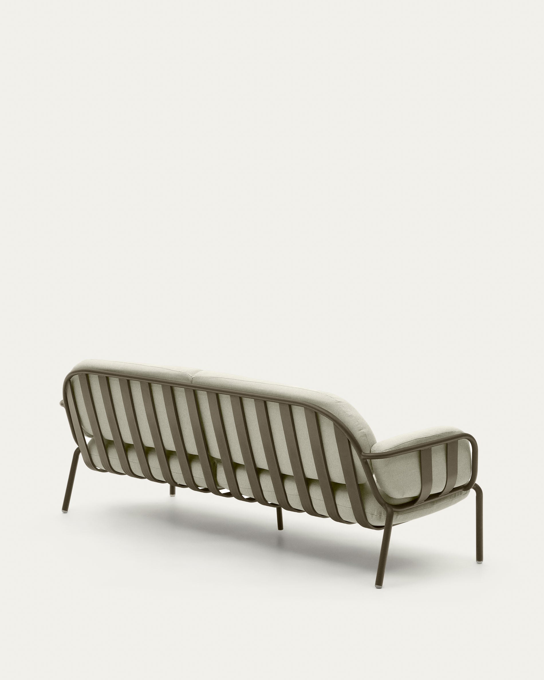 Joncols 3-Sitzer-Gartensofa aus Aluminium mit Finish in Grün 225 cm in Grün präsentiert im Onlineshop von KAQTU Design AG. Lounge Sofa ist von Kave Home