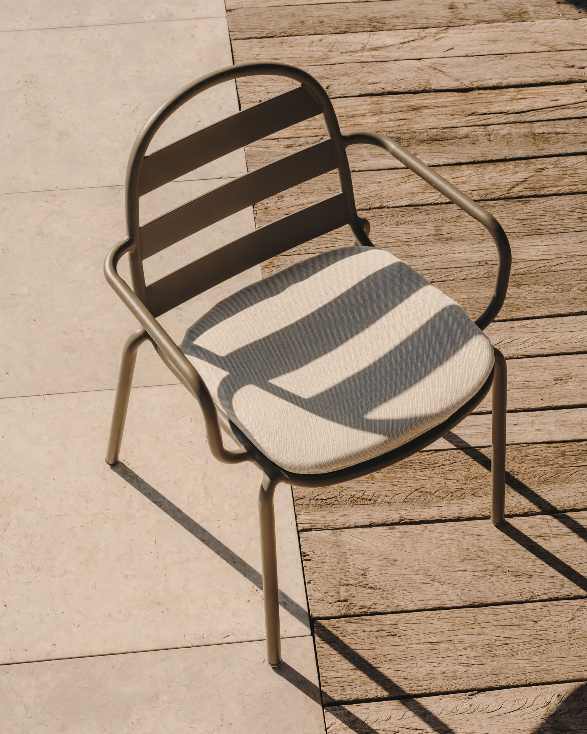 Kissen für Stuhl Joncols in Beige 43 x 41 cm in Beige präsentiert im Onlineshop von KAQTU Design AG. Gartenstuhl ist von Kave Home