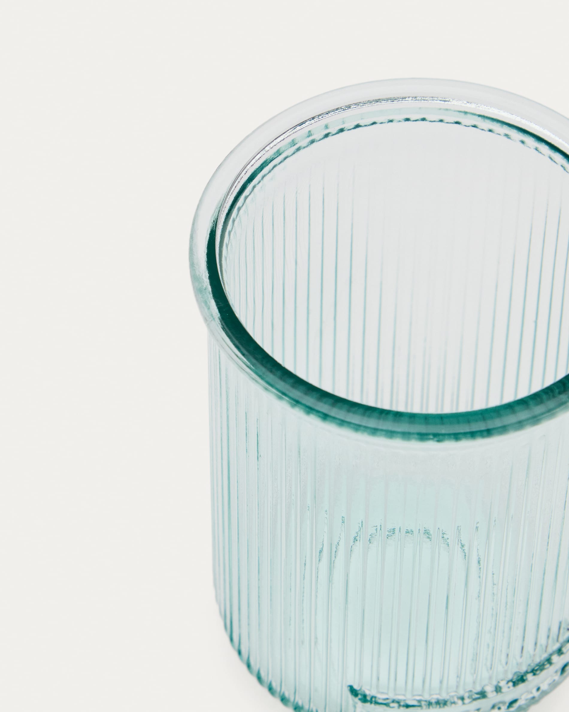 Milma Glas aus transparentem Recyclingglas in Klar präsentiert im Onlineshop von KAQTU Design AG. Glas ist von Kave Home