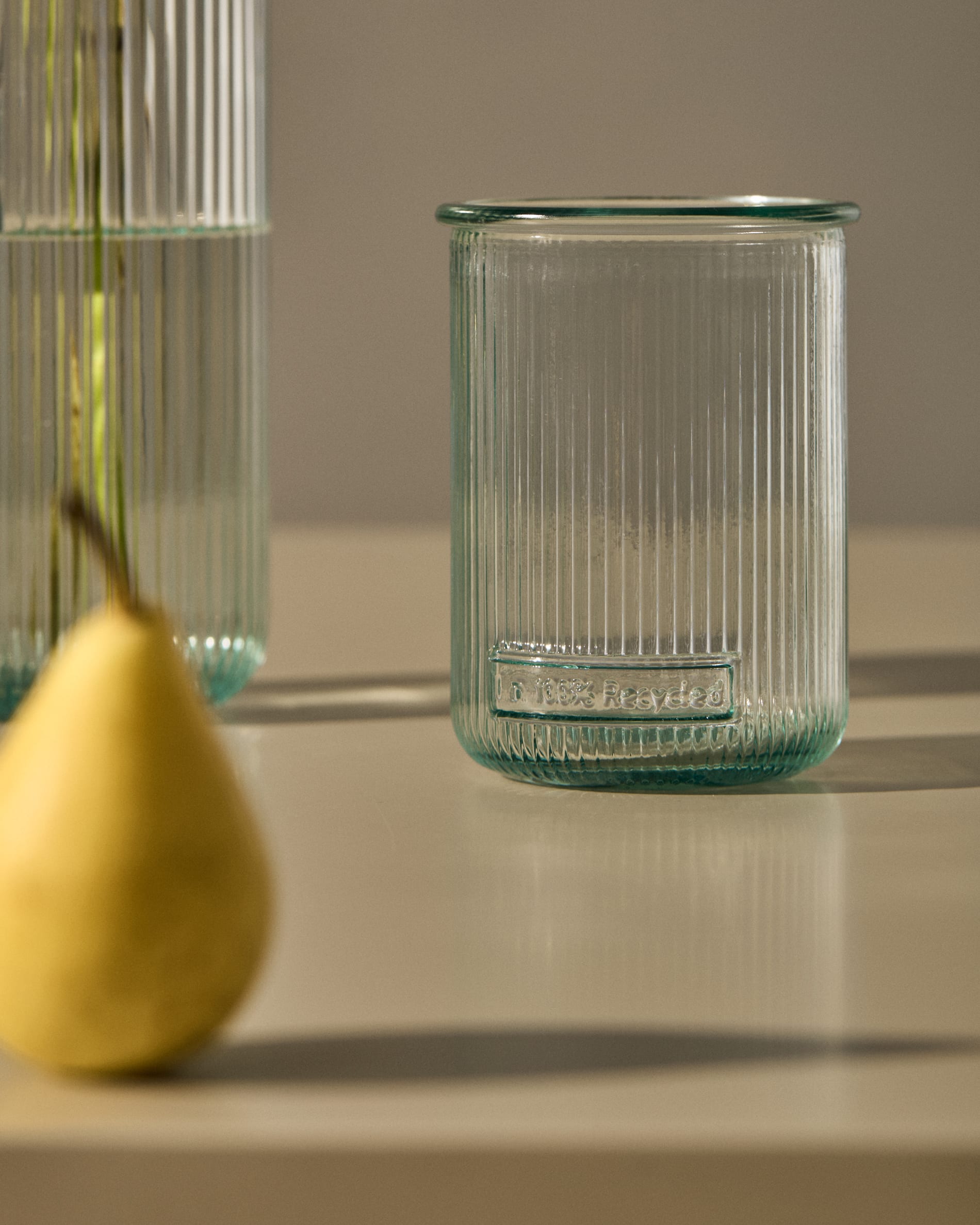 Milma Glas aus transparentem Recyclingglas in Klar präsentiert im Onlineshop von KAQTU Design AG. Glas ist von Kave Home