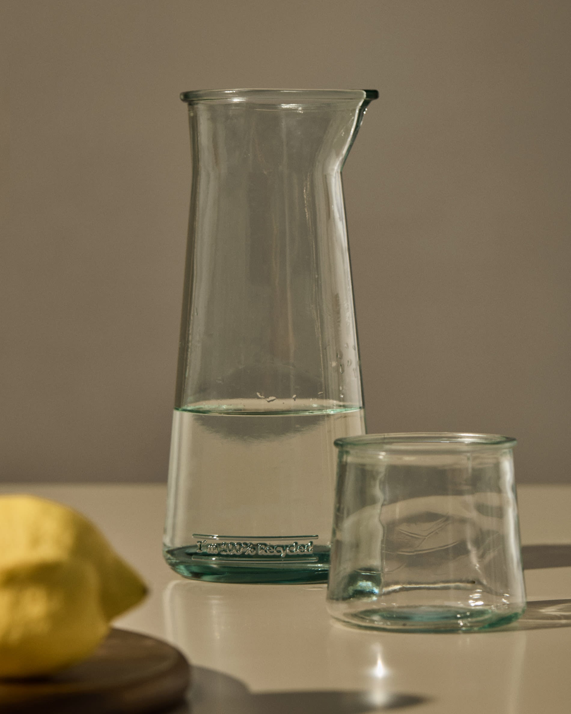 Izai Glas aus transparentem Recyclingglas in Klar präsentiert im Onlineshop von KAQTU Design AG. Glas ist von Kave Home