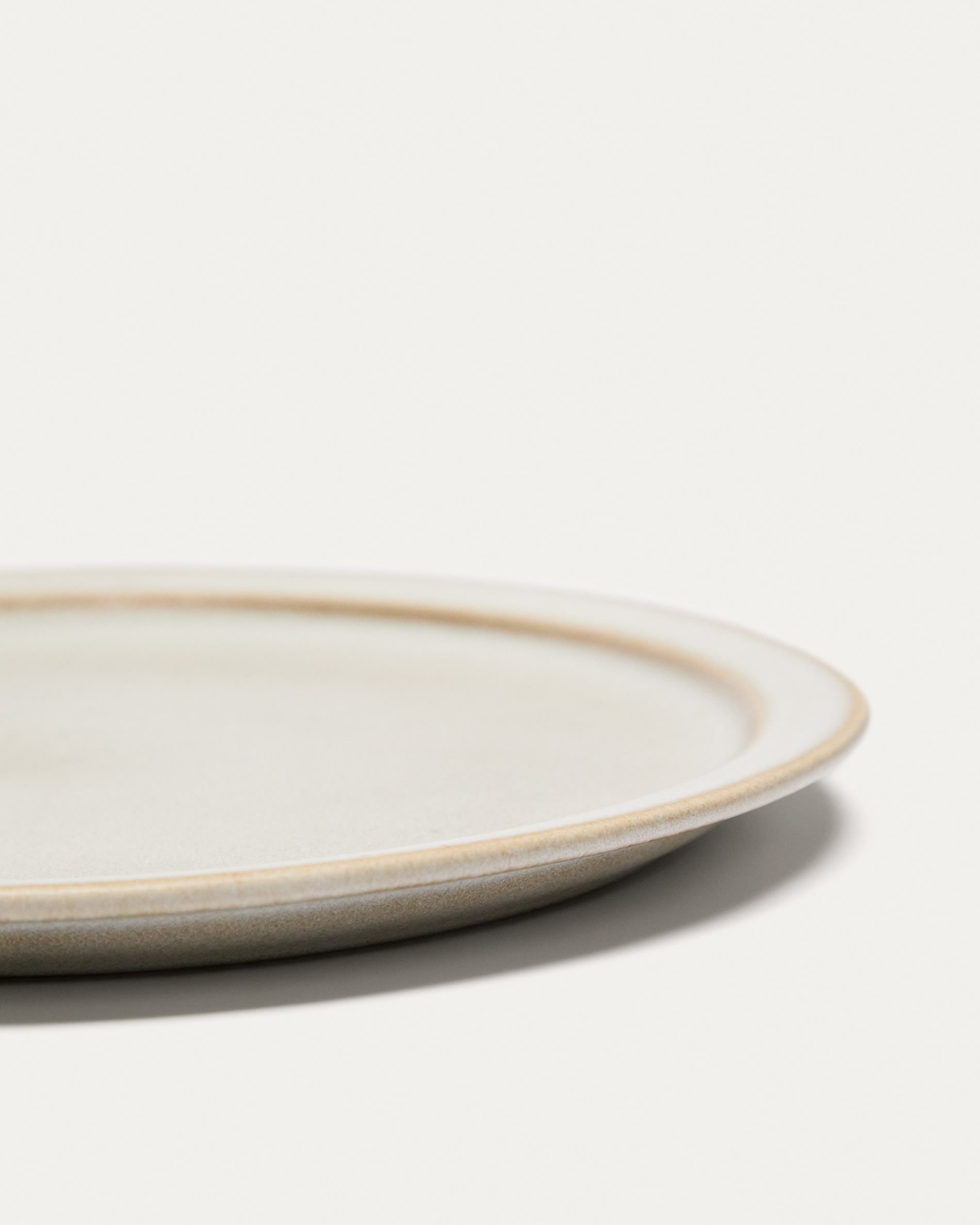 Coval Keramik-Dessertteller weiss in Beige präsentiert im Onlineshop von KAQTU Design AG. Teller ist von Kave Home